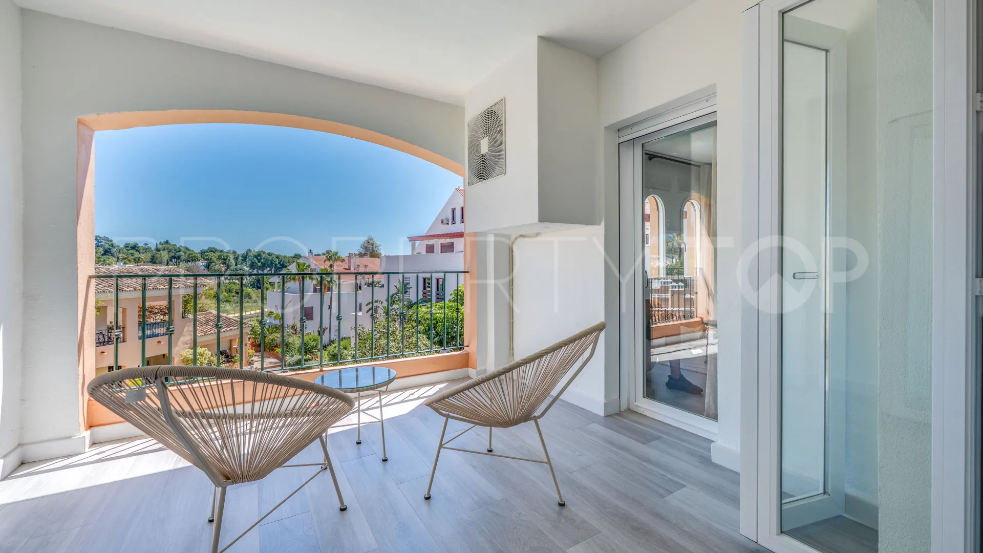 Comprar apartamento en Puerto Golf con 3 dormitorios