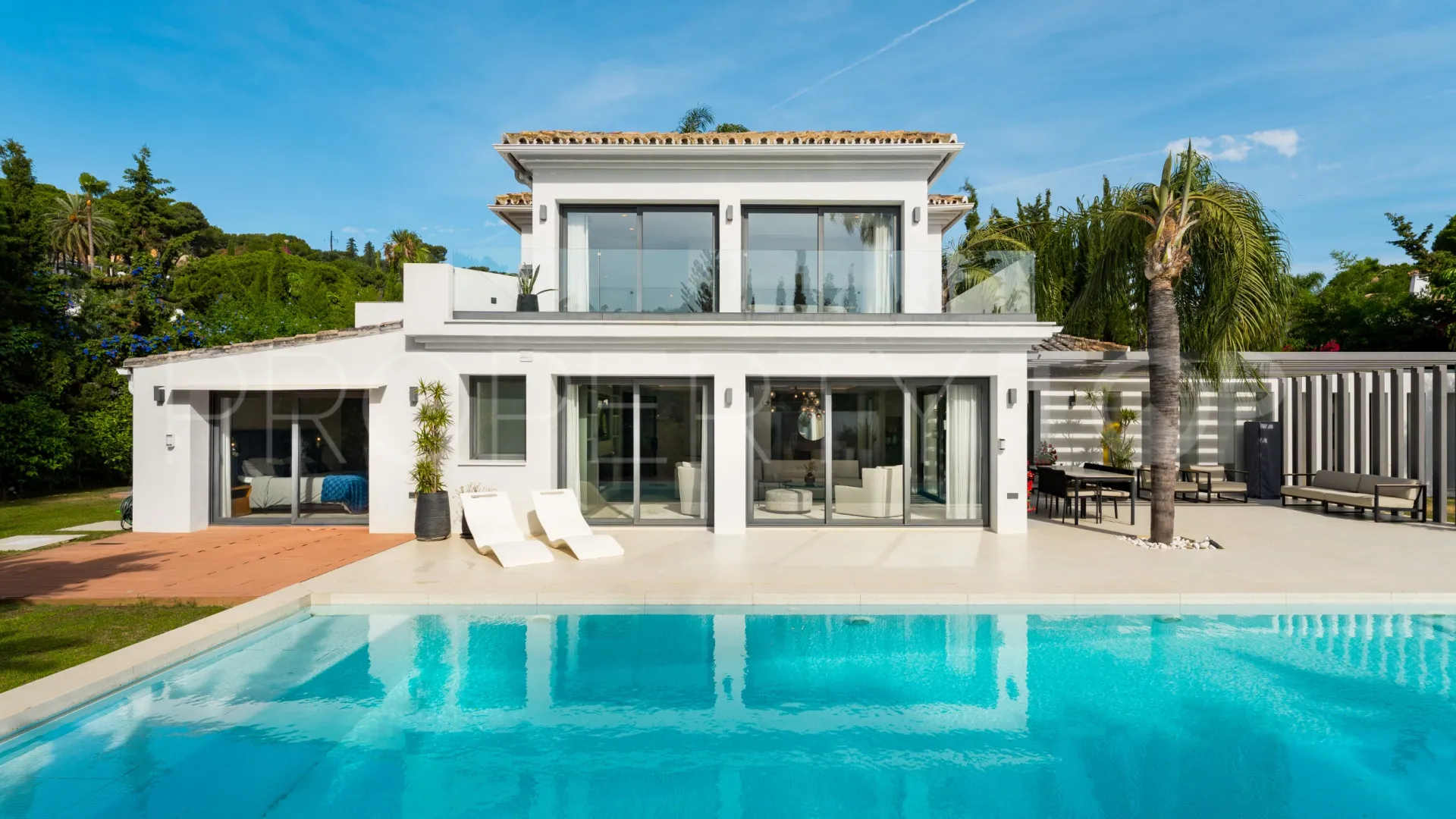 Villa for sale in Las Brisas
