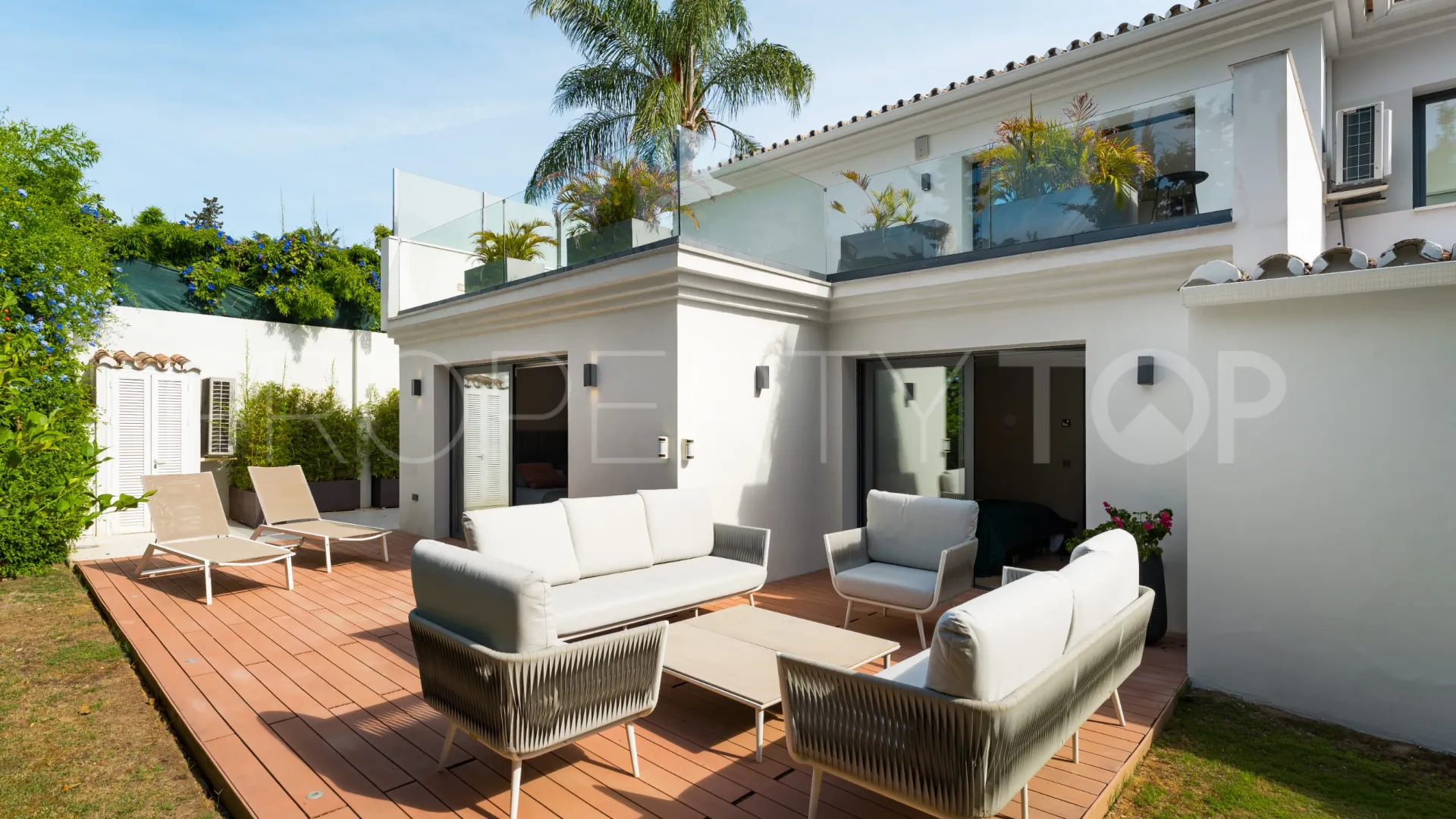 Villa for sale in Las Brisas
