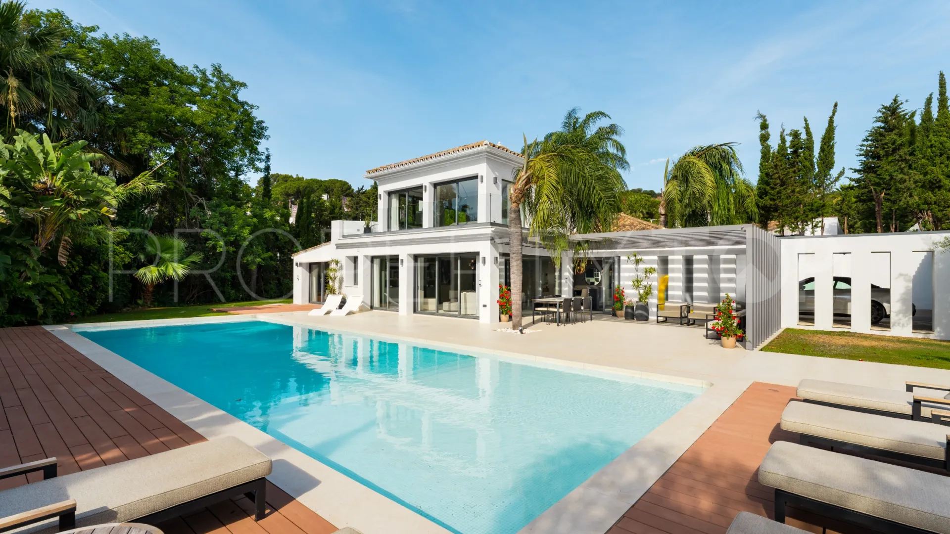 Villa for sale in Las Brisas