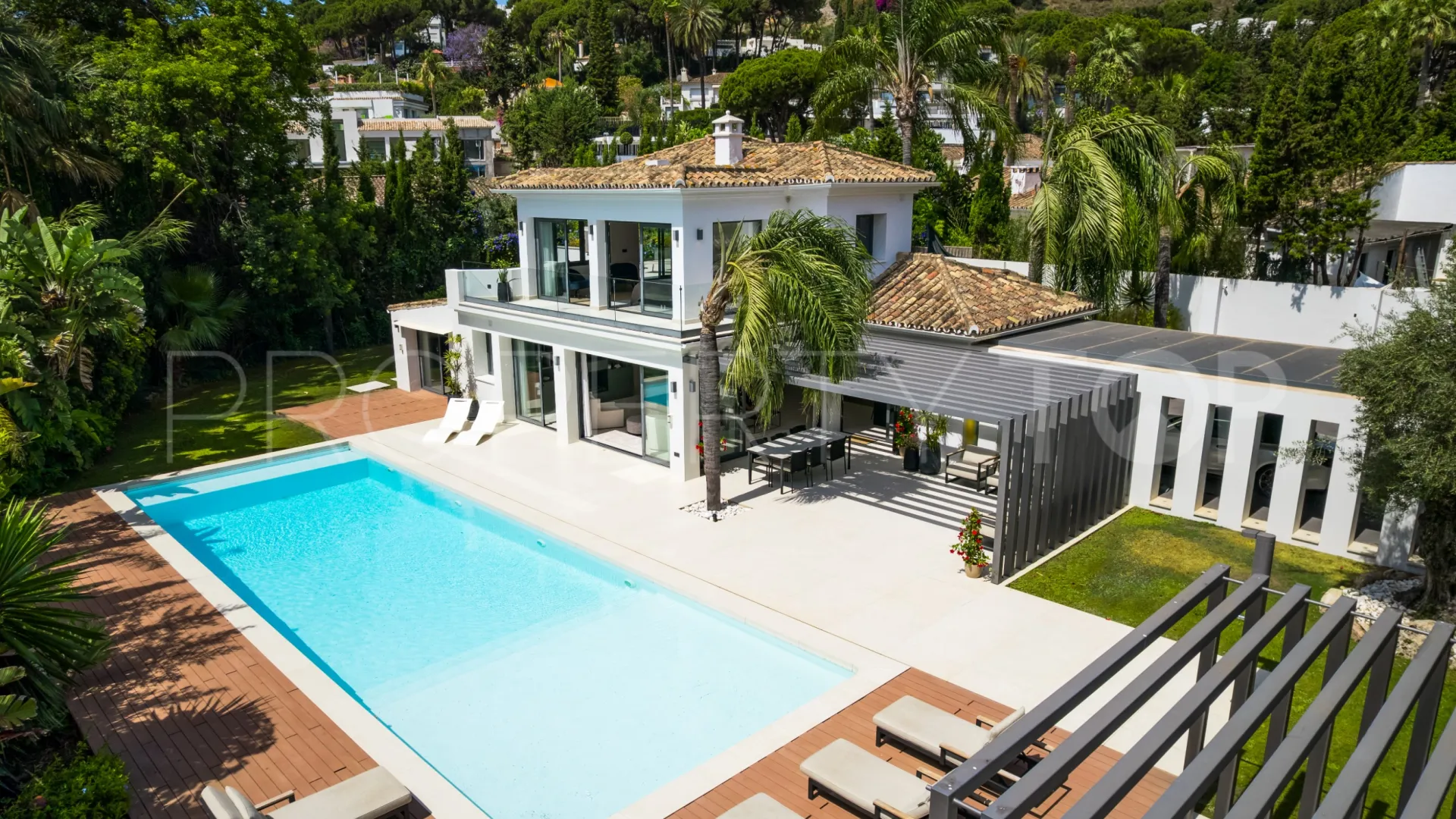 Villa for sale in Las Brisas