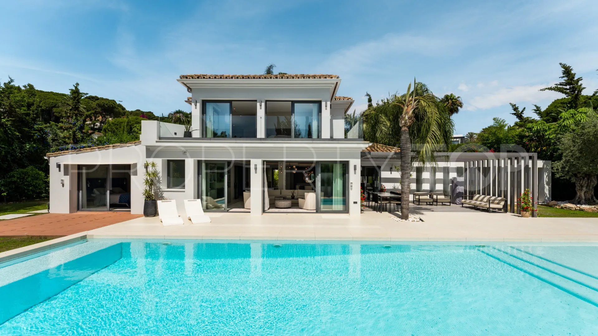 Villa for sale in Las Brisas