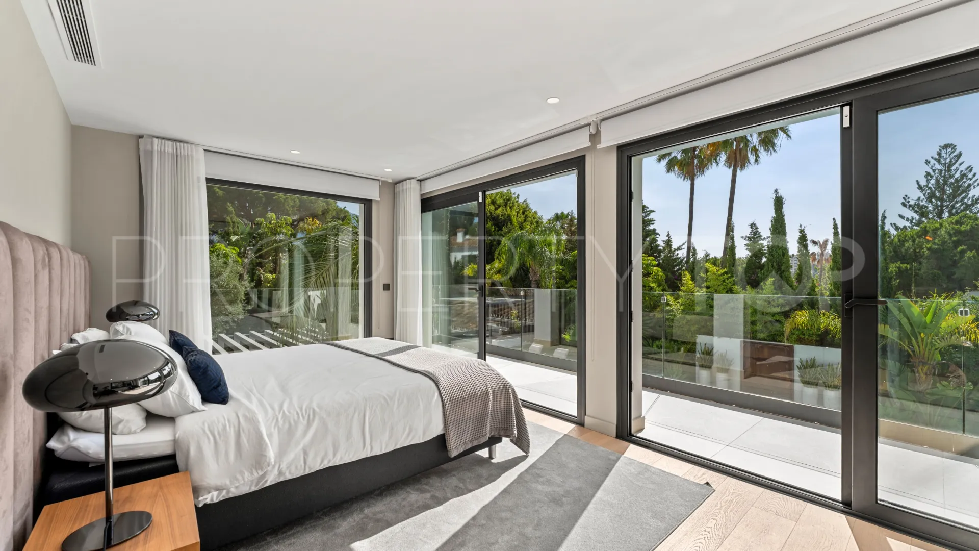 Villa for sale in Las Brisas