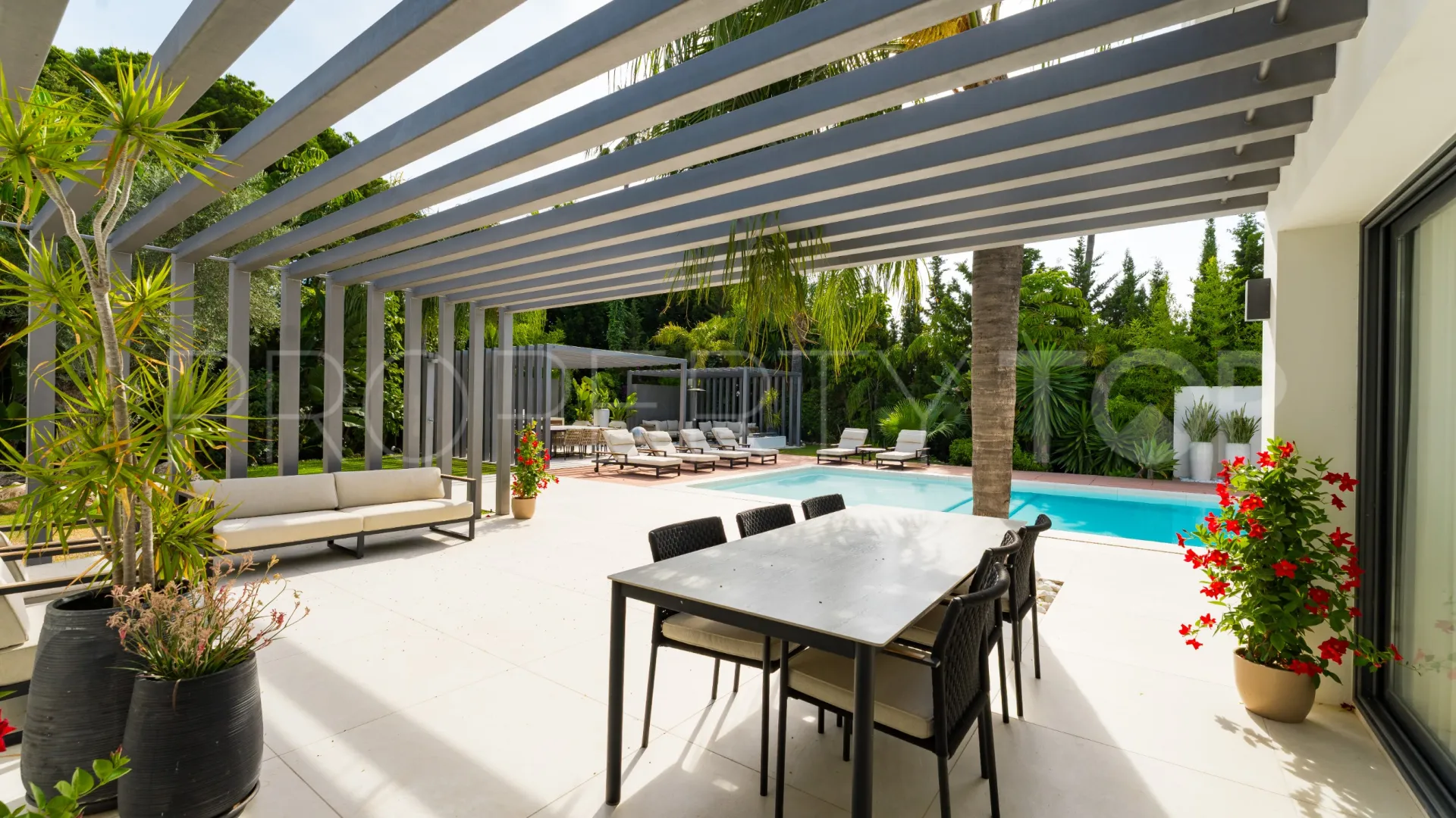 Villa for sale in Las Brisas