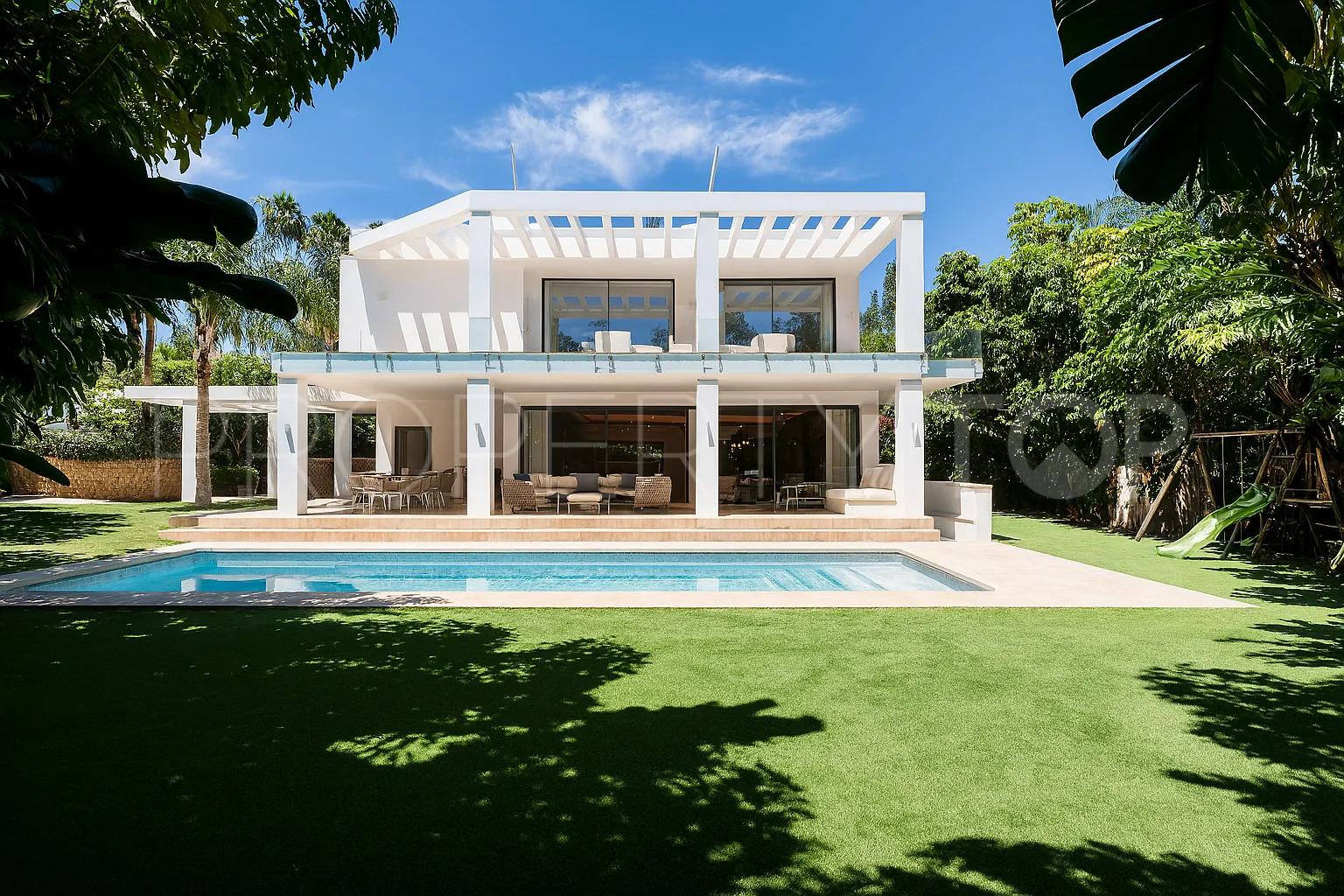 Villa en venta en El Herrojo con 5 dormitorios