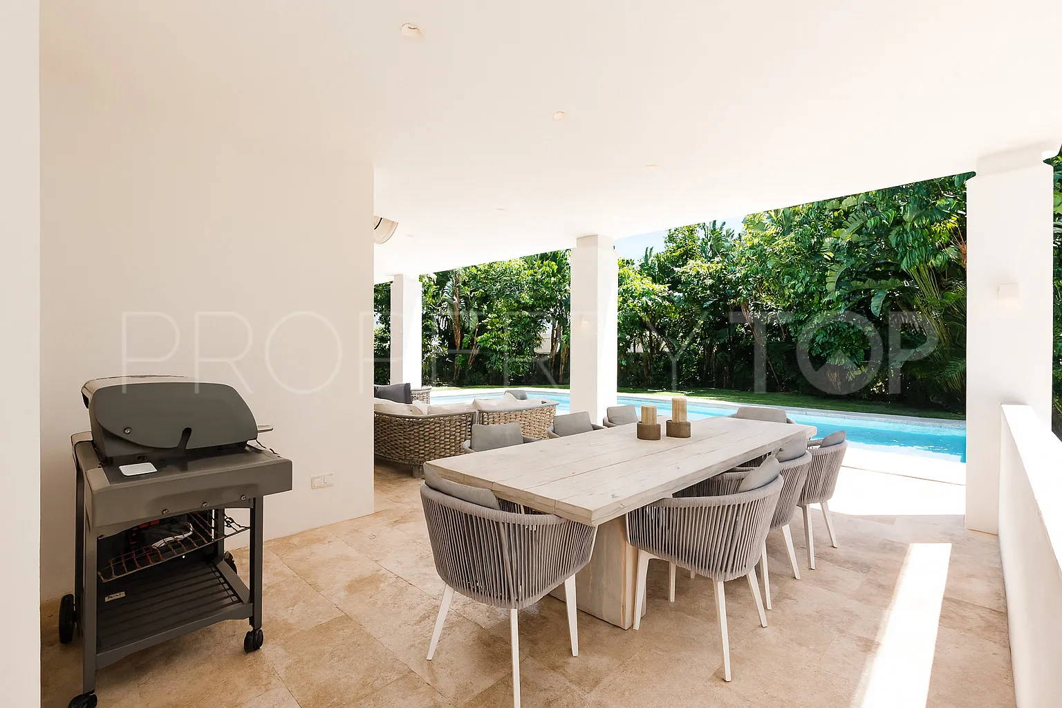 Villa en venta en El Herrojo con 5 dormitorios