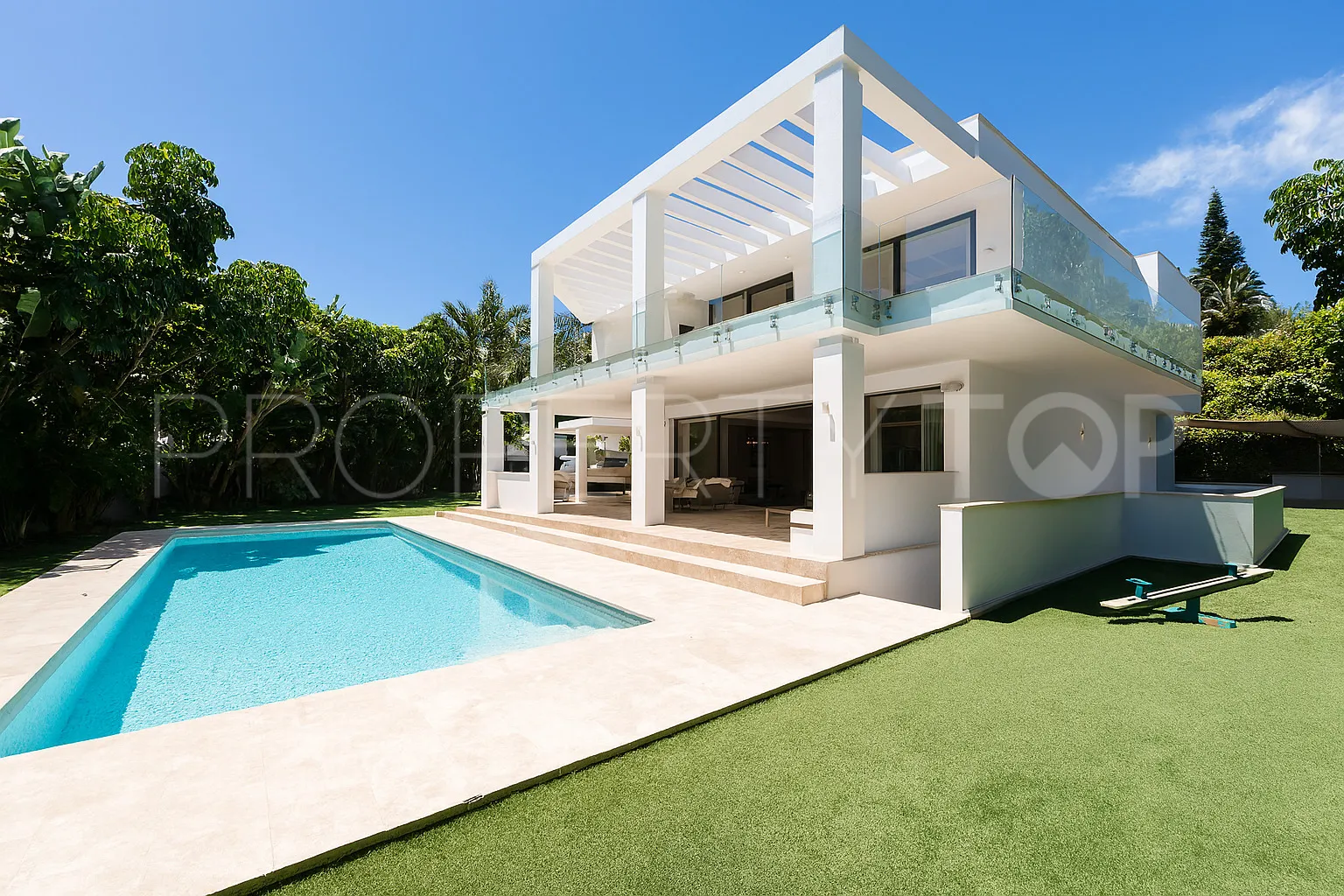 Villa en venta en El Herrojo con 5 dormitorios