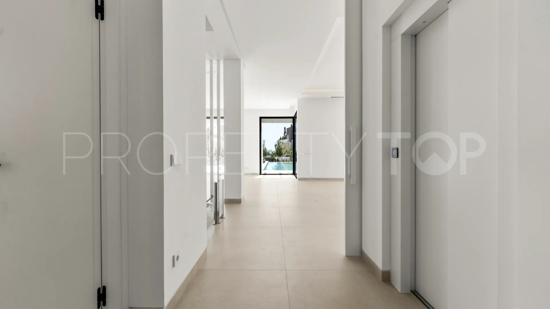 4 bedrooms villa for sale in Marbella Centro