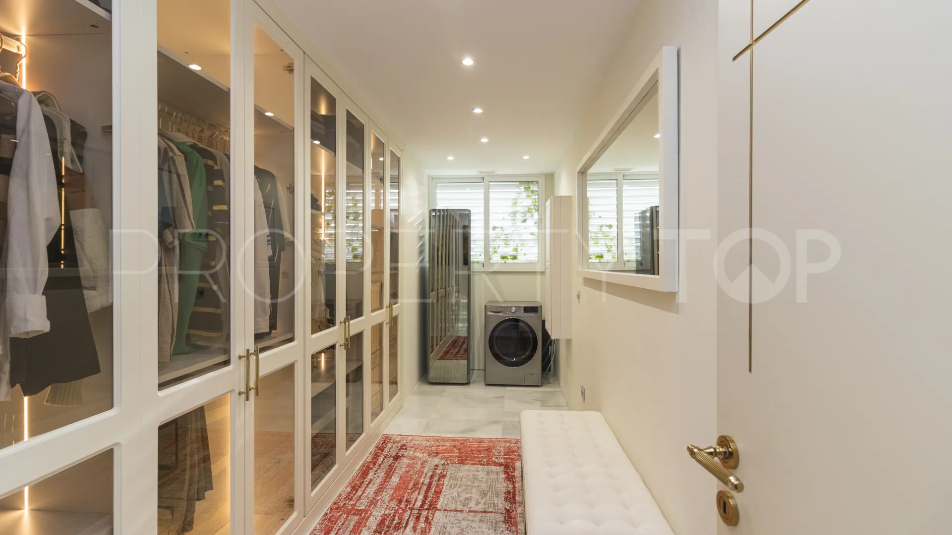 Apartamento a la venta de 2 dormitorios en Marina Banus