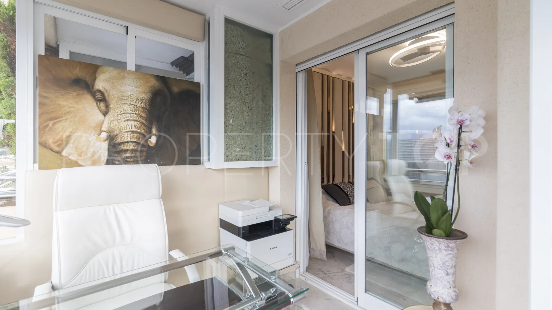 Apartamento a la venta de 2 dormitorios en Marina Banus