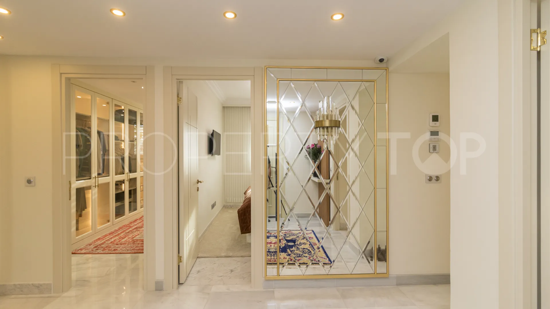 Apartamento a la venta de 2 dormitorios en Marina Banus