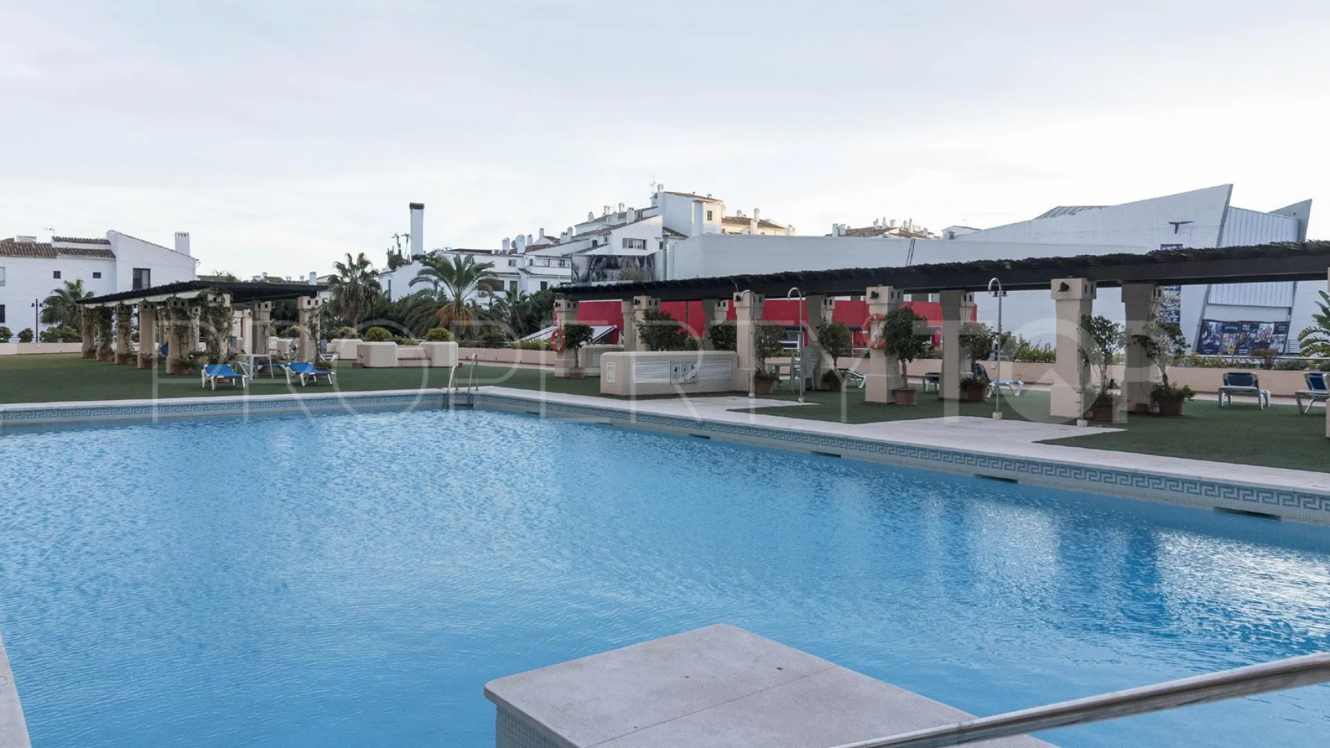 Apartamento a la venta de 2 dormitorios en Marina Banus