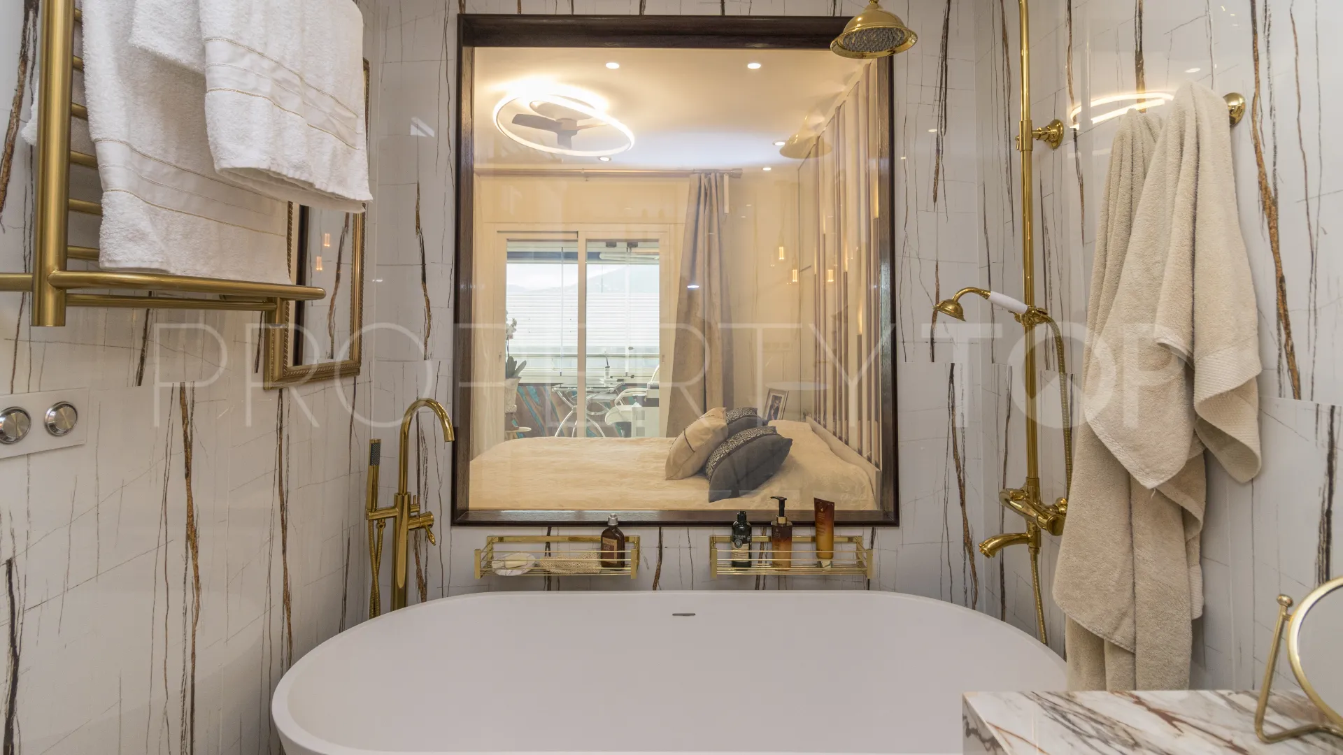 Apartamento a la venta de 2 dormitorios en Marina Banus