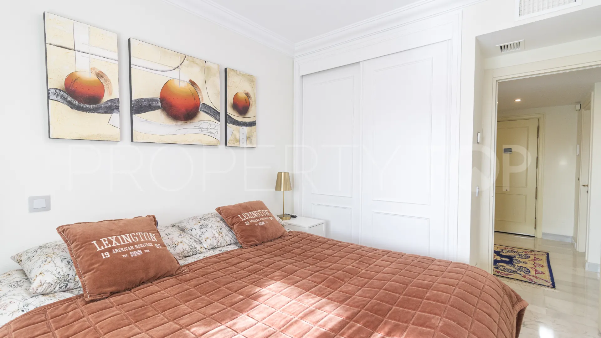 Apartamento a la venta de 2 dormitorios en Marina Banus