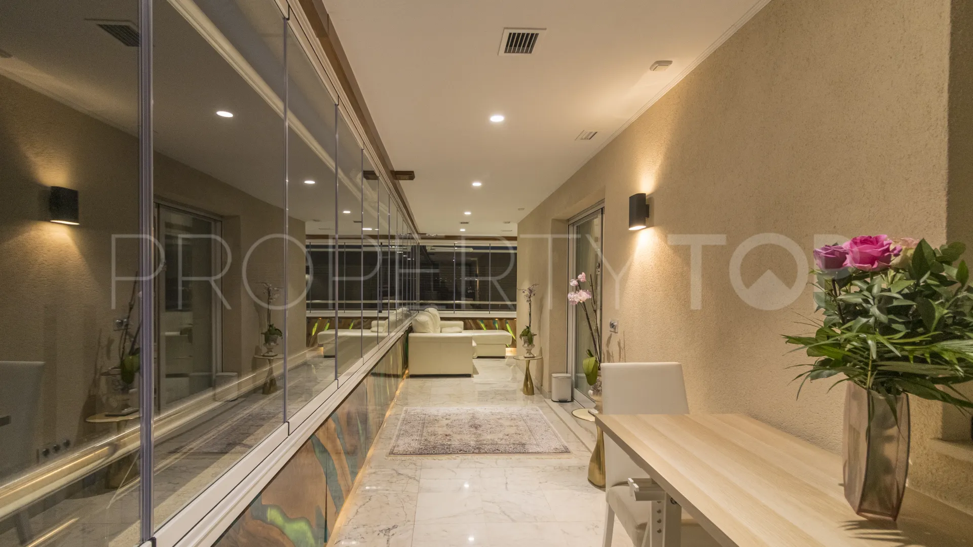 Apartamento a la venta de 2 dormitorios en Marina Banus