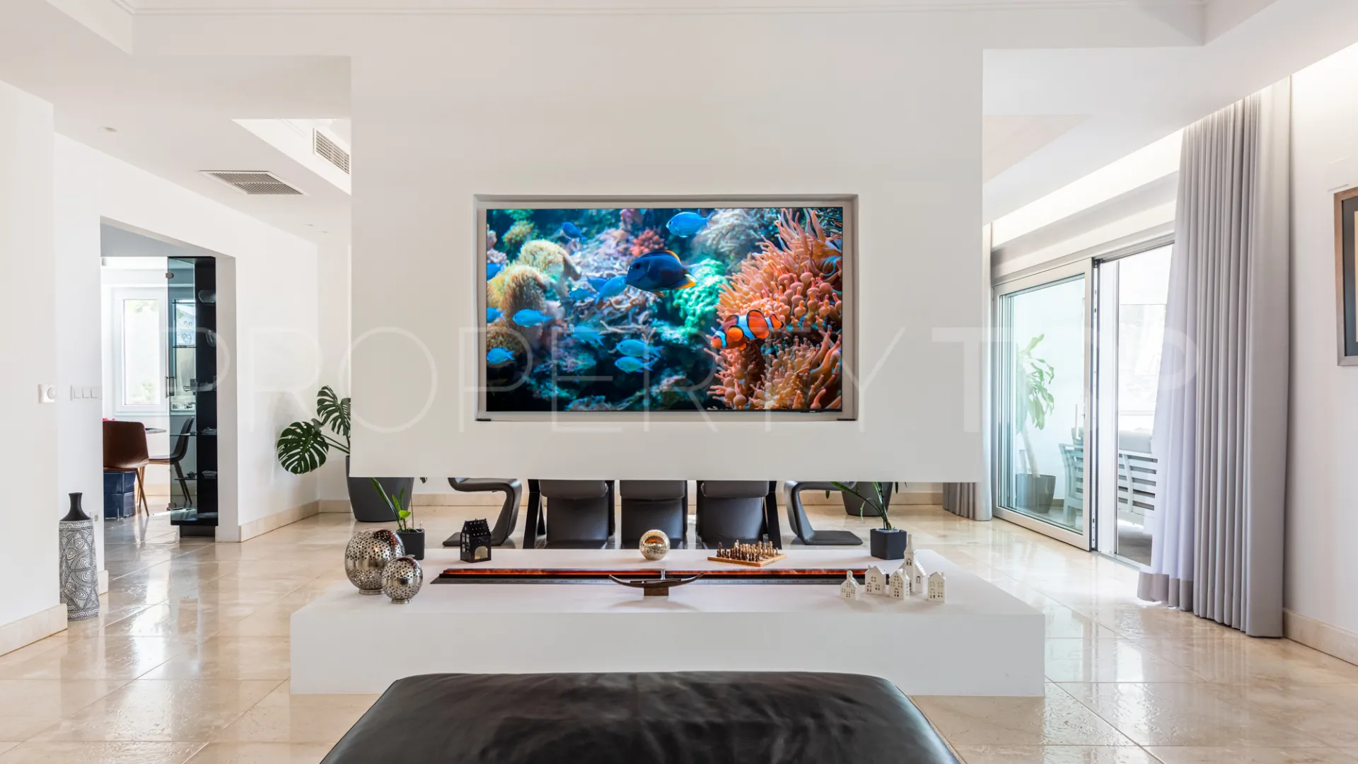 5 bedrooms villa in Hacienda las Chapas for sale