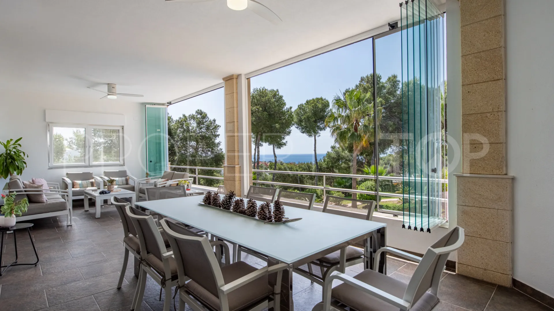 5 bedrooms villa in Hacienda las Chapas for sale