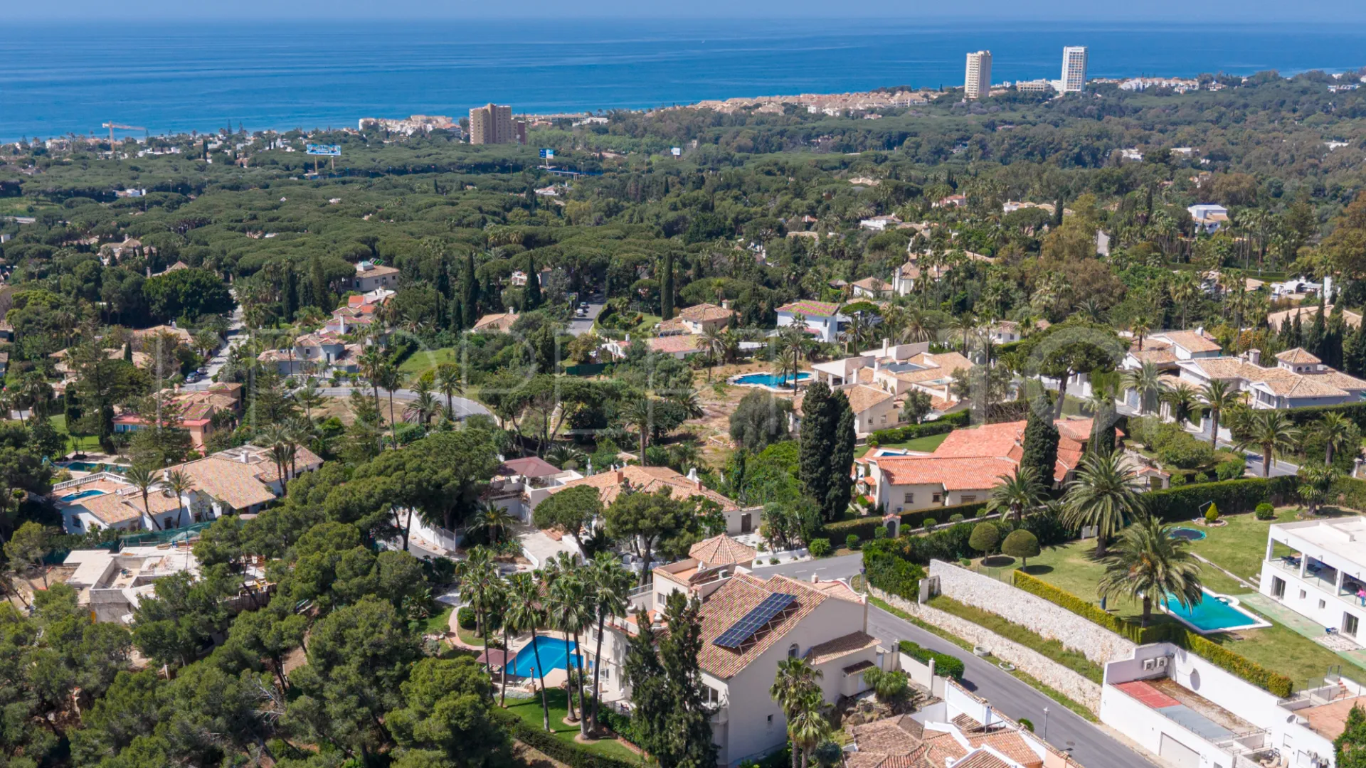5 bedrooms villa in Hacienda las Chapas for sale