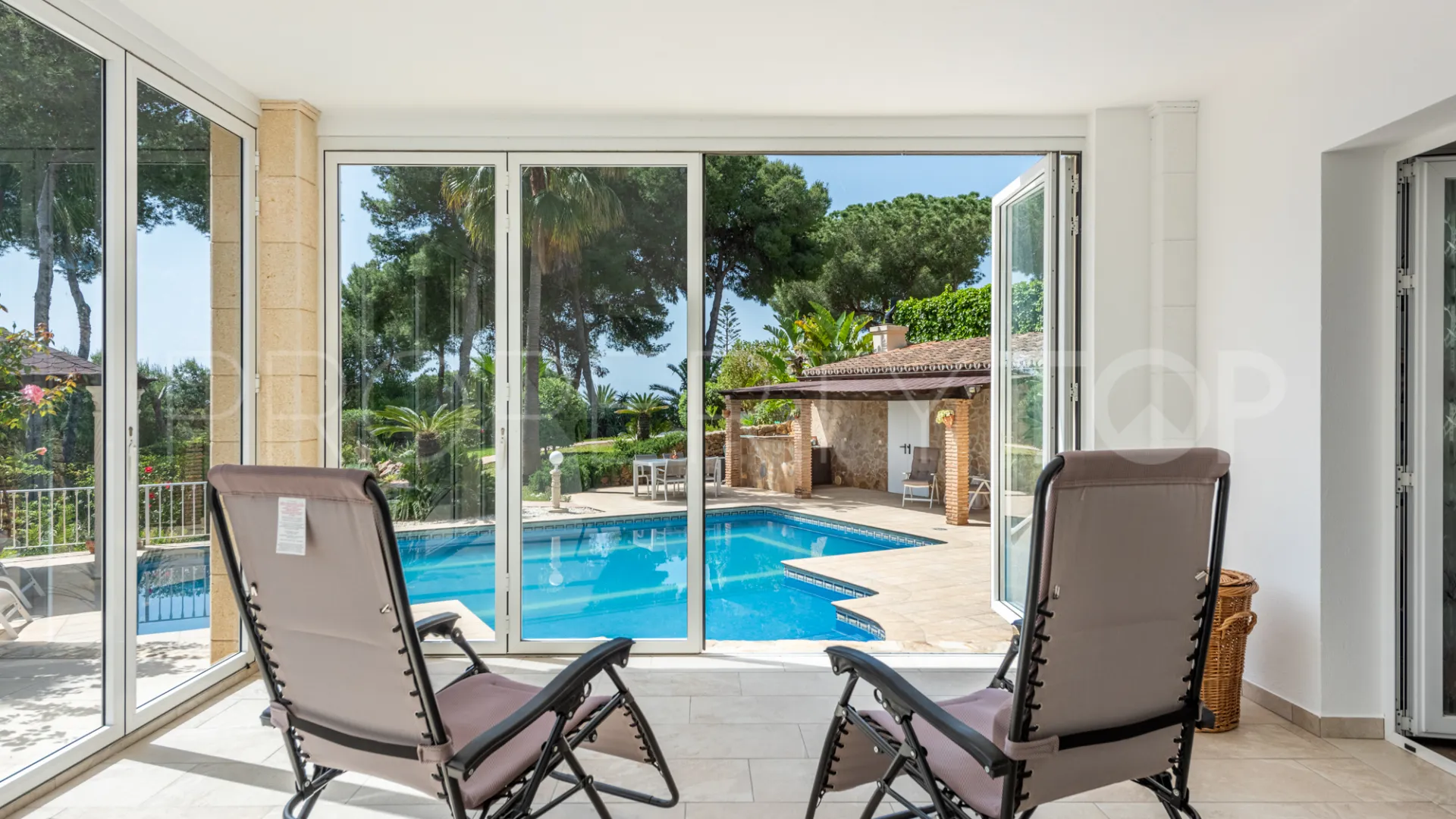 5 bedrooms villa in Hacienda las Chapas for sale