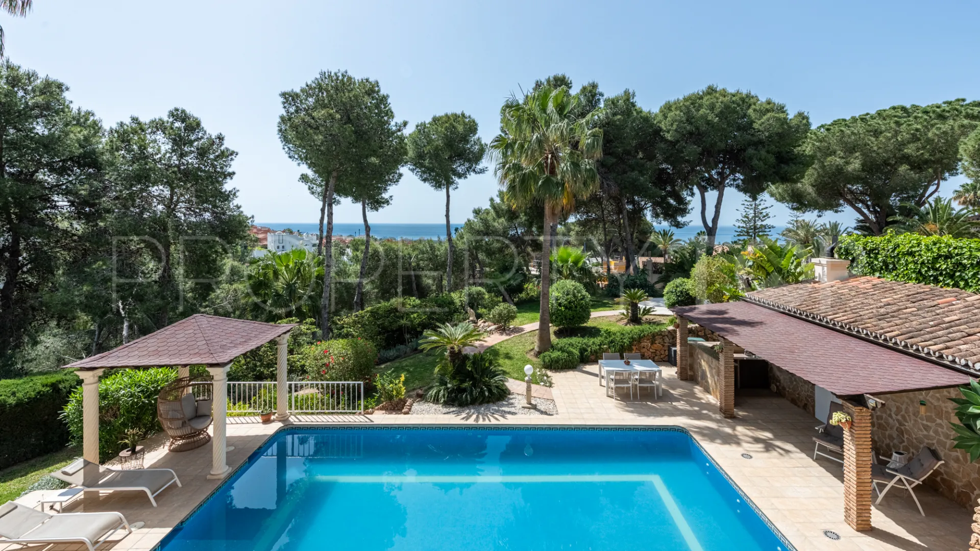 5 bedrooms villa in Hacienda las Chapas for sale