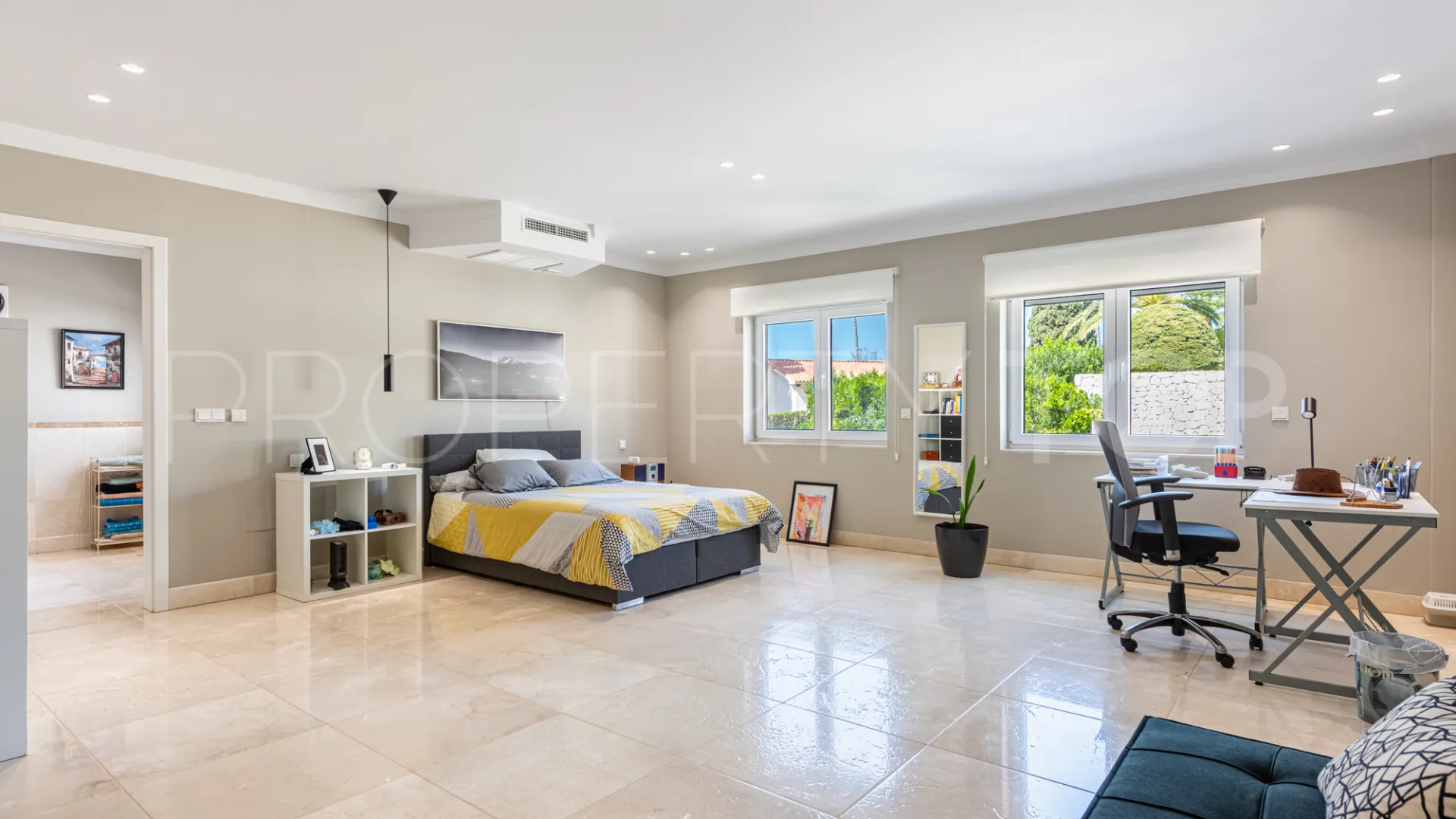5 bedrooms villa in Hacienda las Chapas for sale