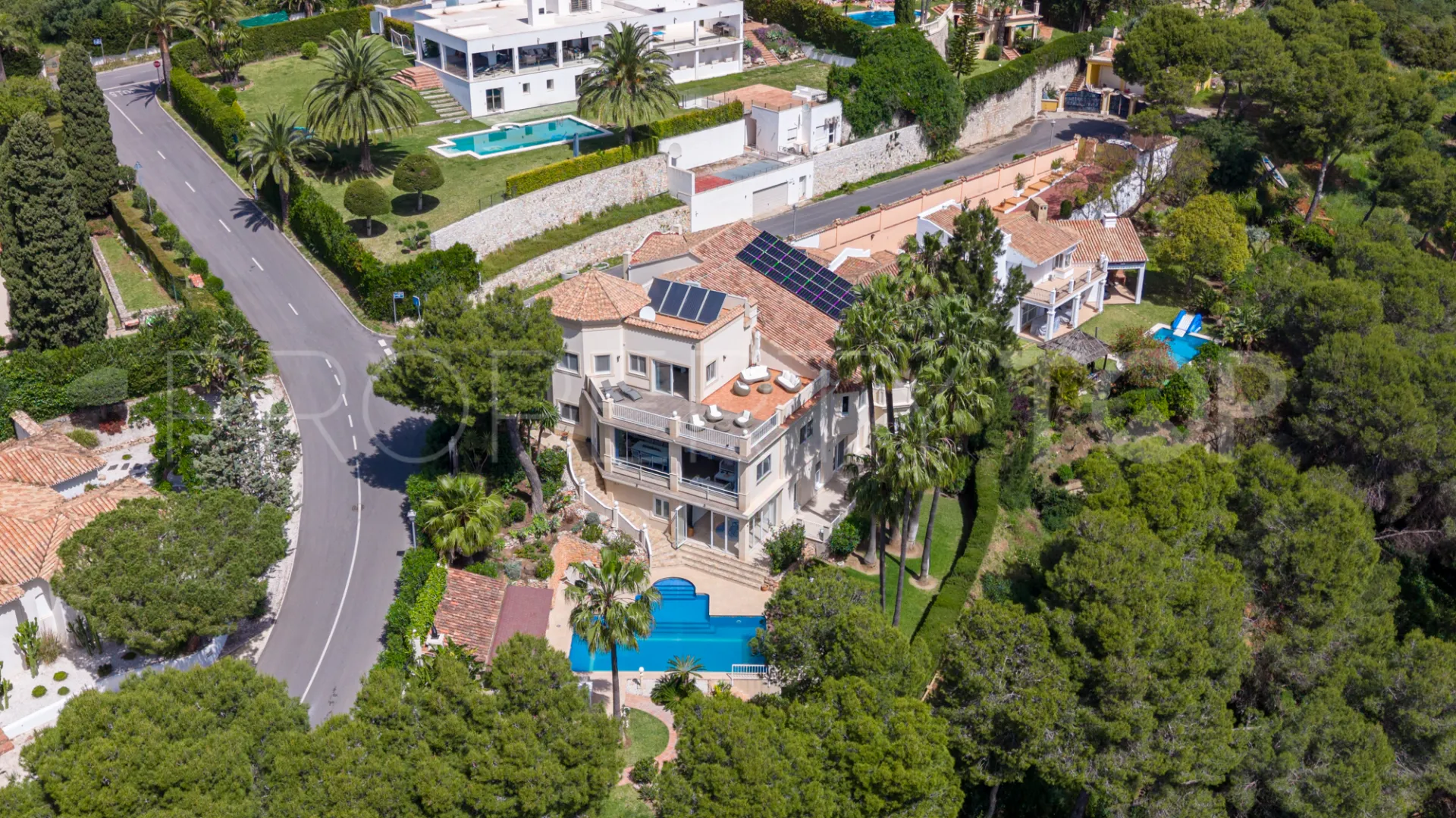 5 bedrooms villa in Hacienda las Chapas for sale