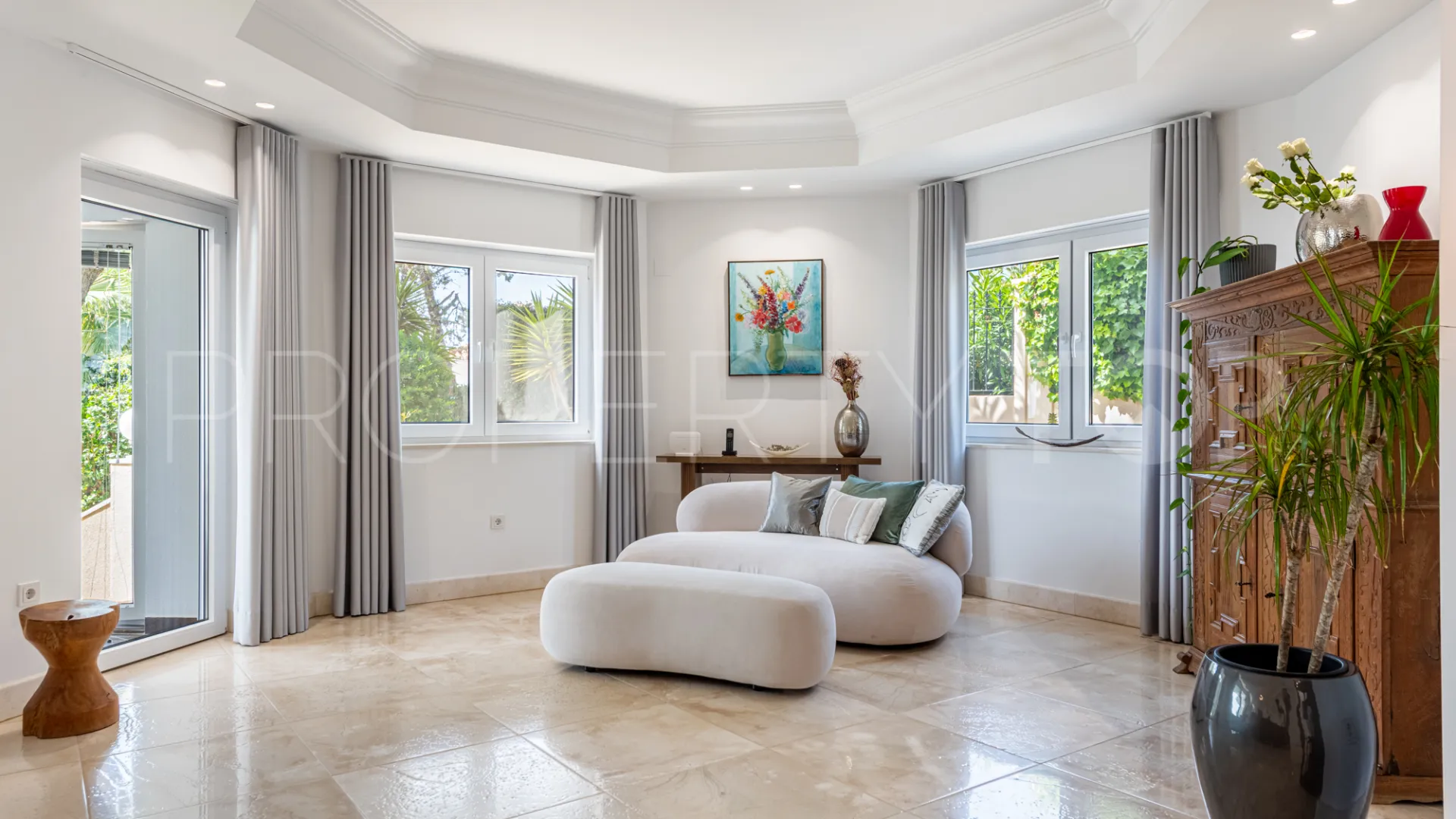 5 bedrooms villa in Hacienda las Chapas for sale