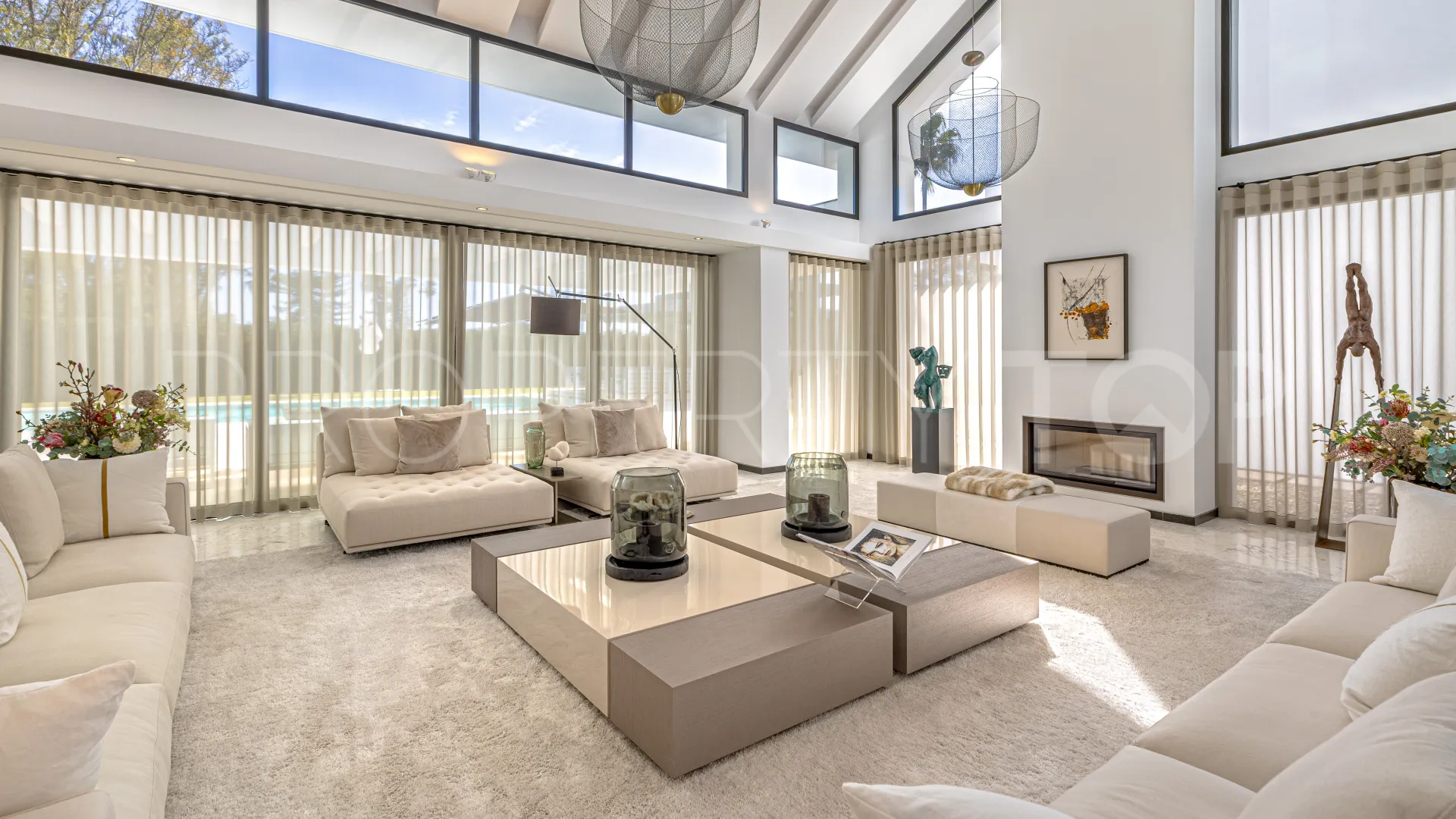 For sale villa in Guadalmina Baja with 5 bedrooms