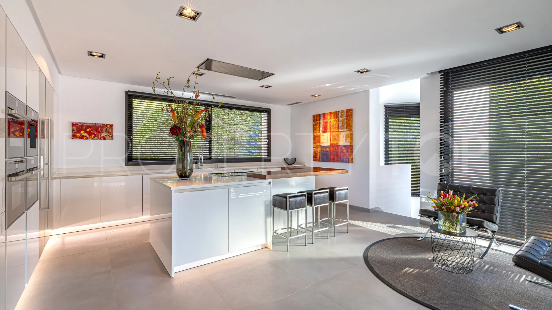 For sale villa in Guadalmina Baja with 5 bedrooms