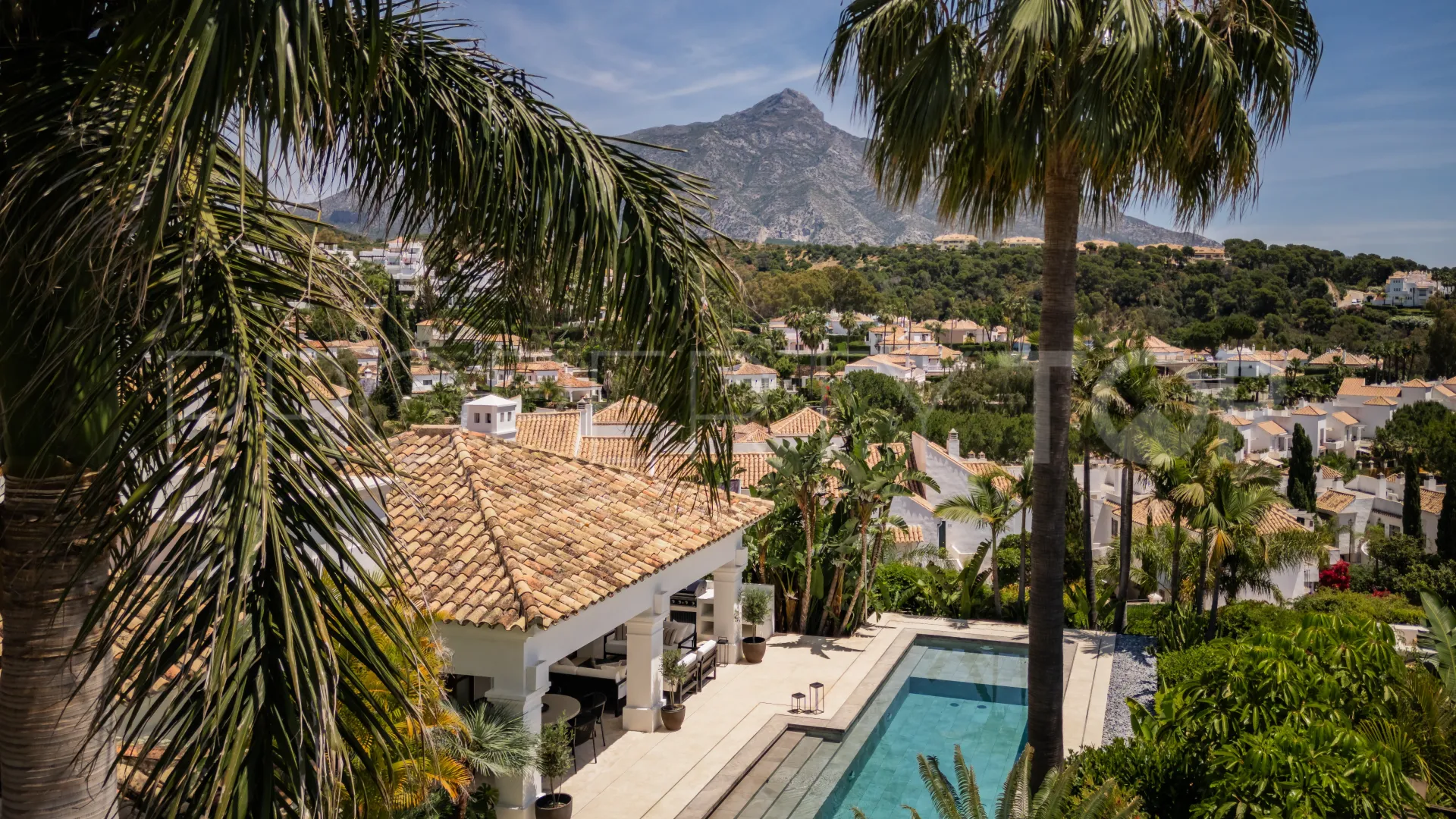 For sale Bellevue villa with 4 bedrooms