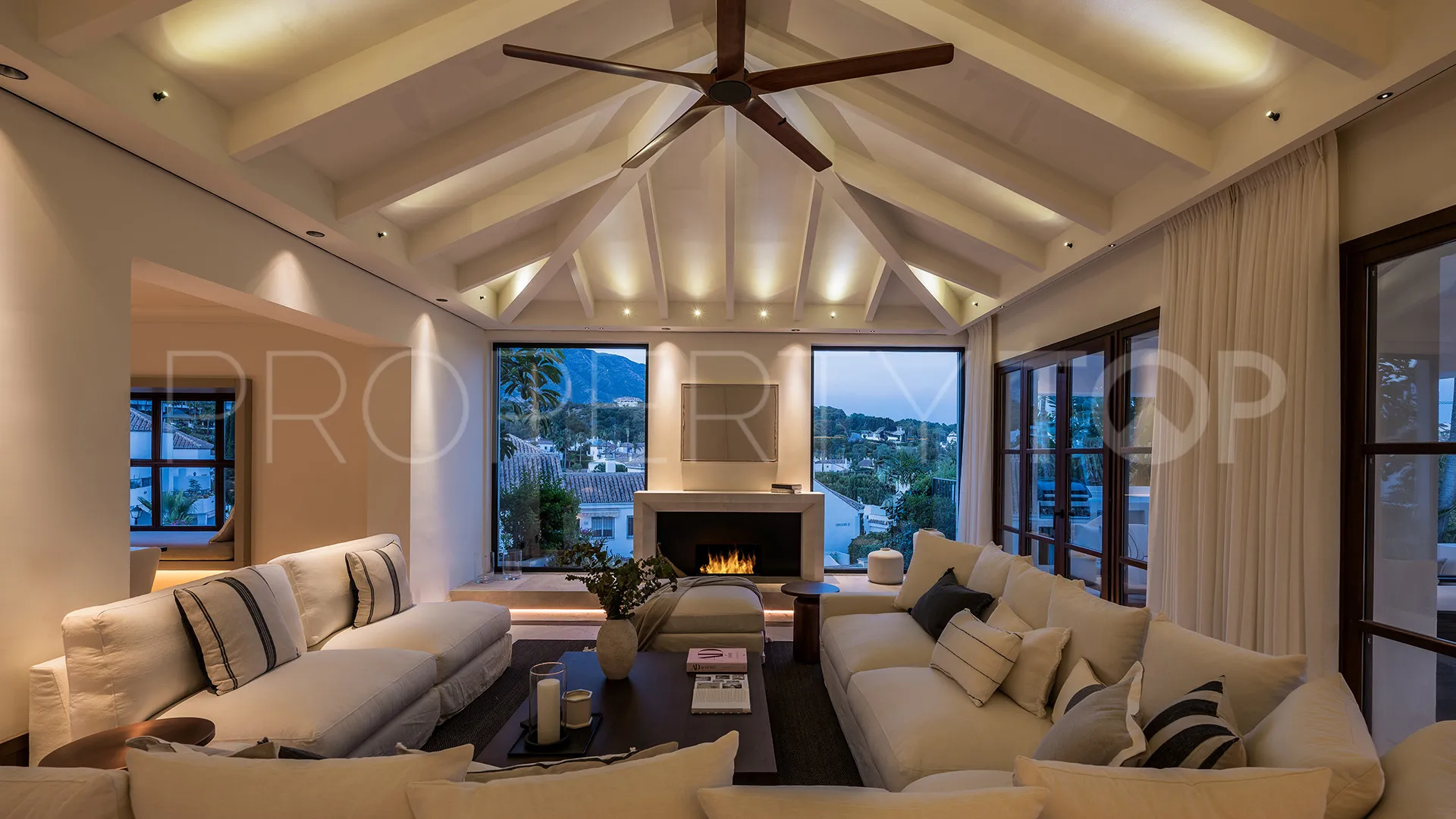 For sale Bellevue villa with 4 bedrooms