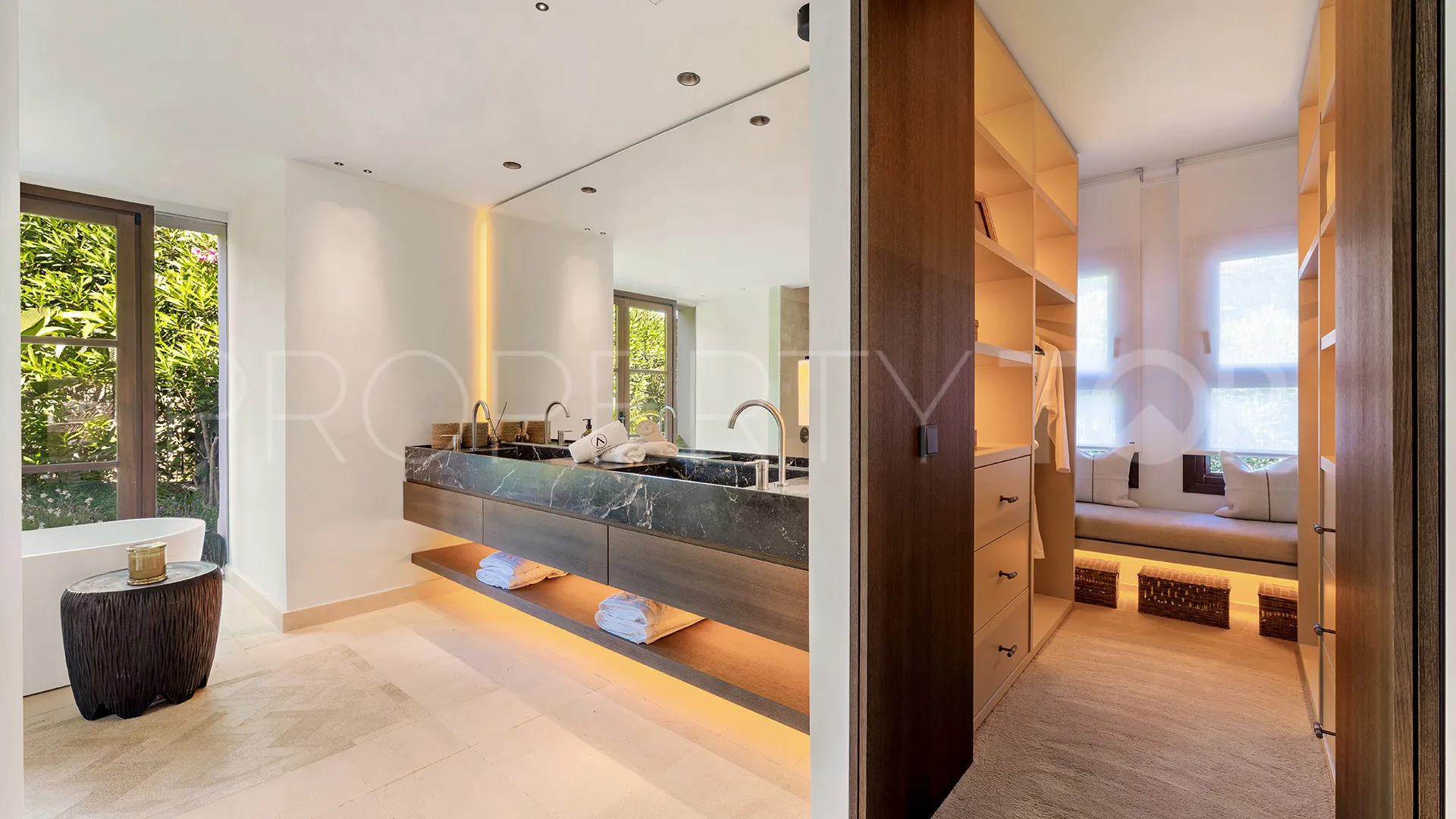 For sale Bellevue villa with 4 bedrooms
