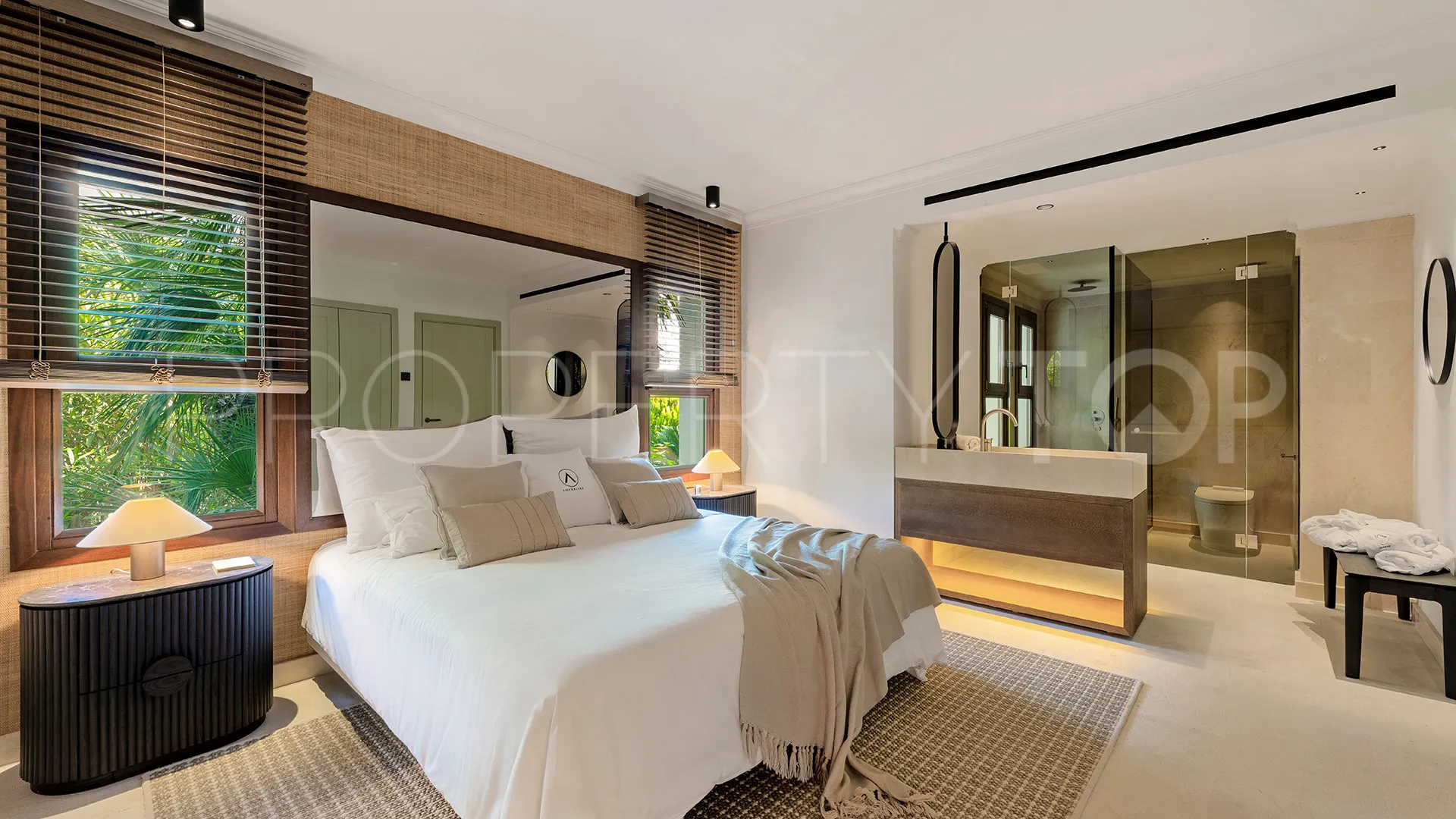 For sale Bellevue villa with 4 bedrooms
