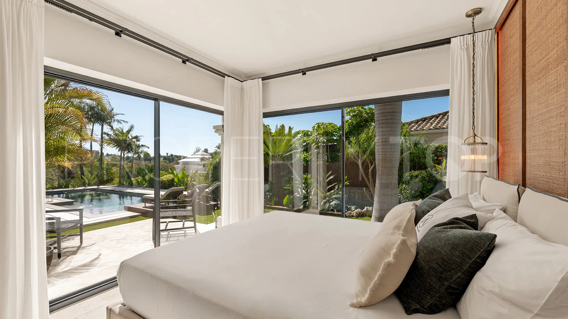 For sale Bellevue villa with 4 bedrooms