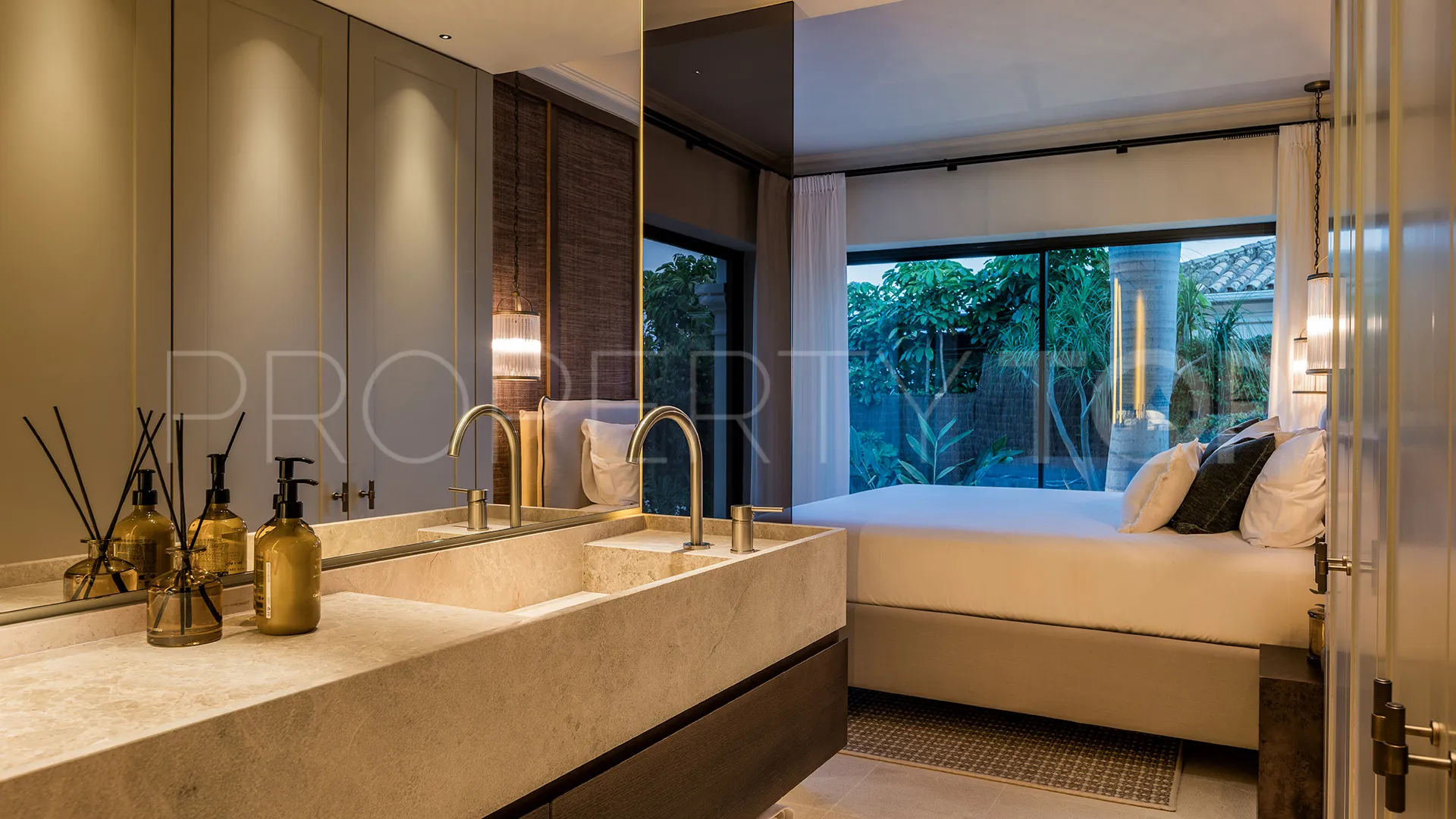 For sale Bellevue villa with 4 bedrooms