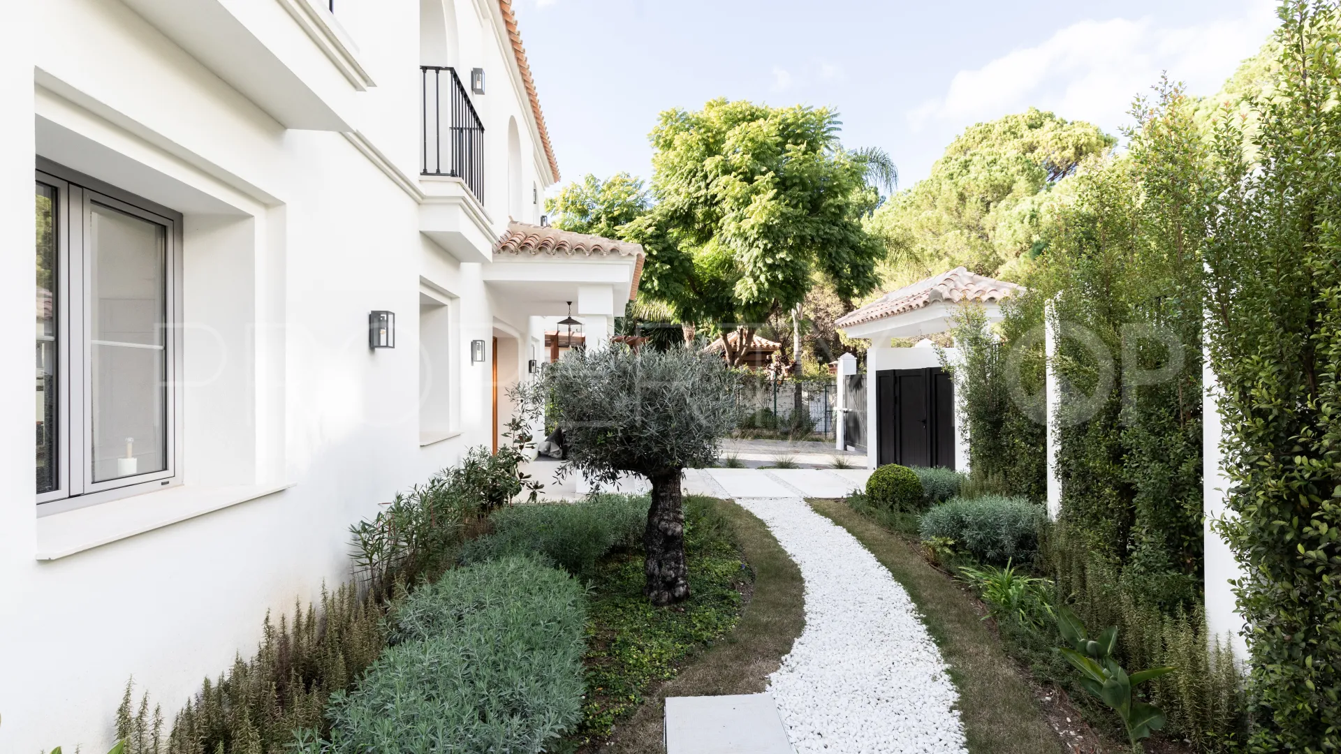 Comprar villa de 4 dormitorios en Los Arqueros