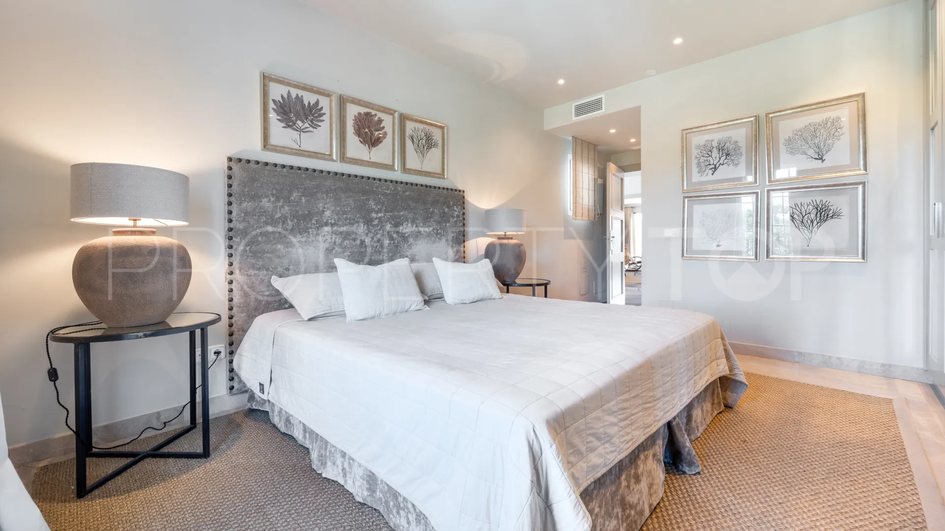 Penthouse in Puente Romano II for sale
