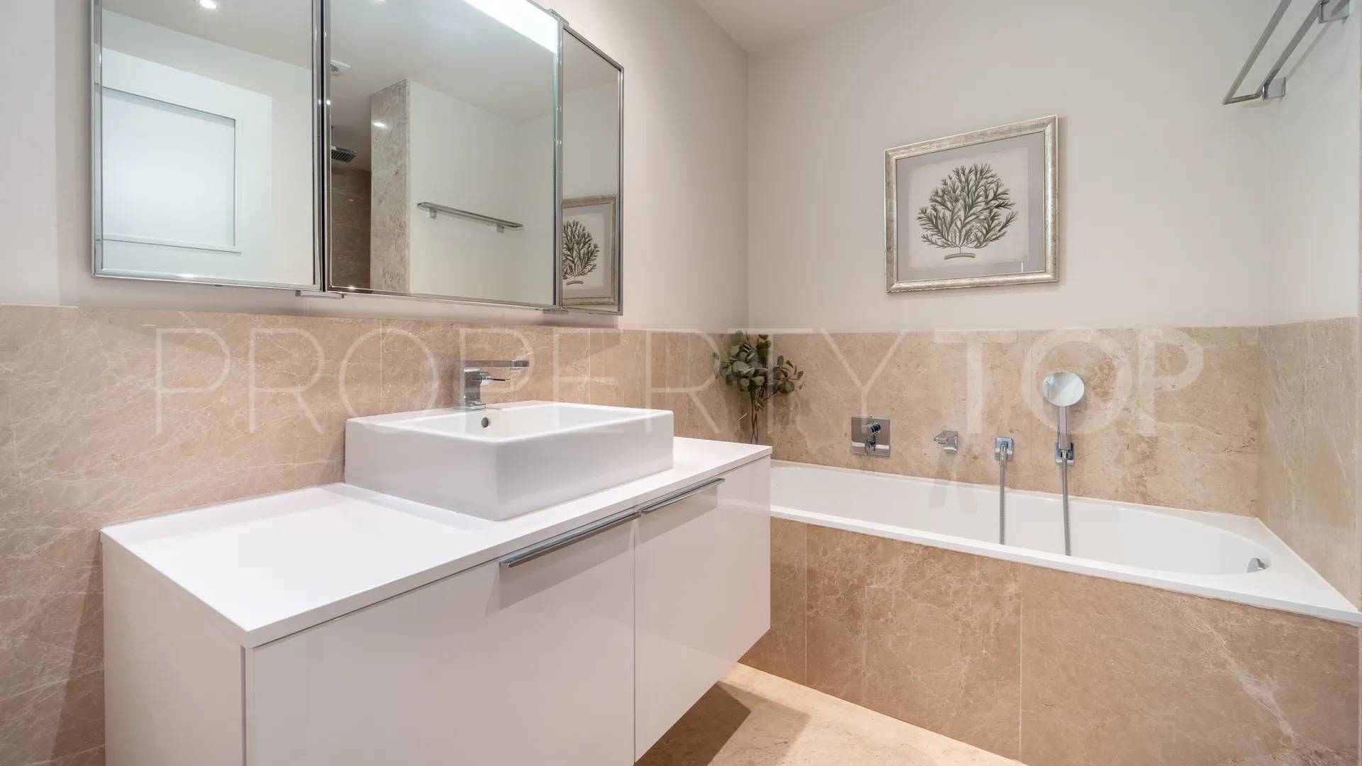 Penthouse in Puente Romano II for sale