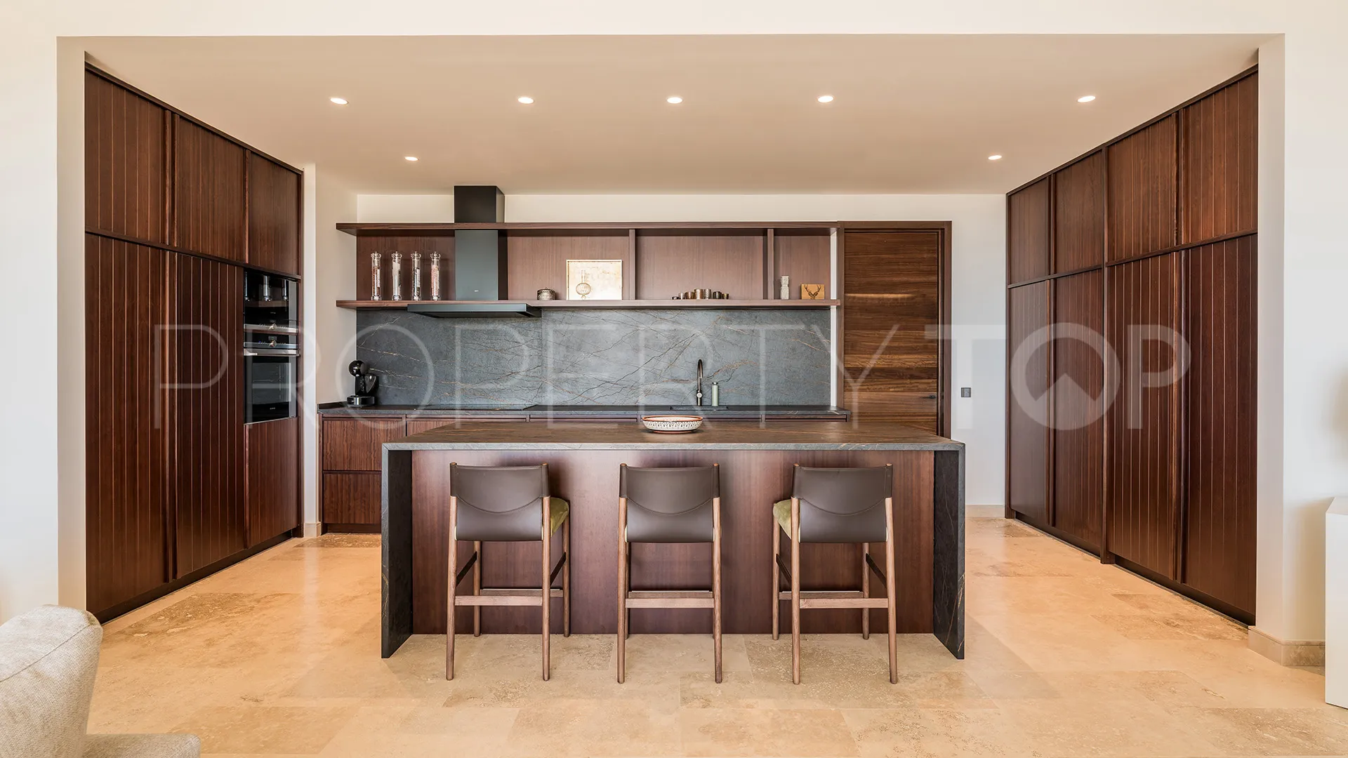 Buy apartment with 3 bedrooms in Finca Cortesin