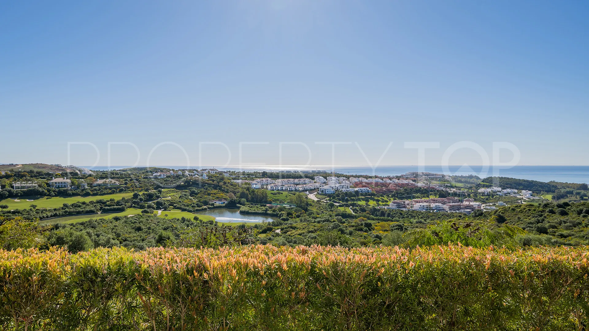 Buy apartment with 3 bedrooms in Finca Cortesin
