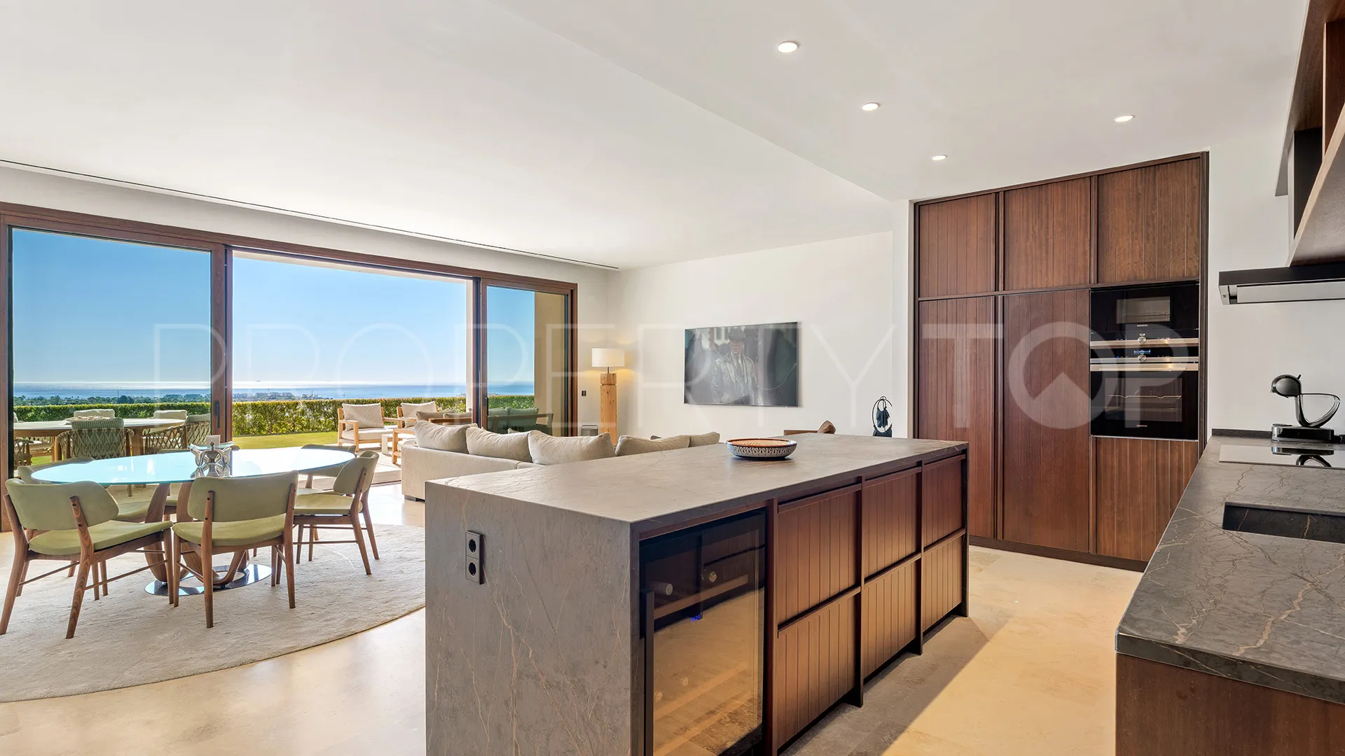 Buy apartment with 3 bedrooms in Finca Cortesin
