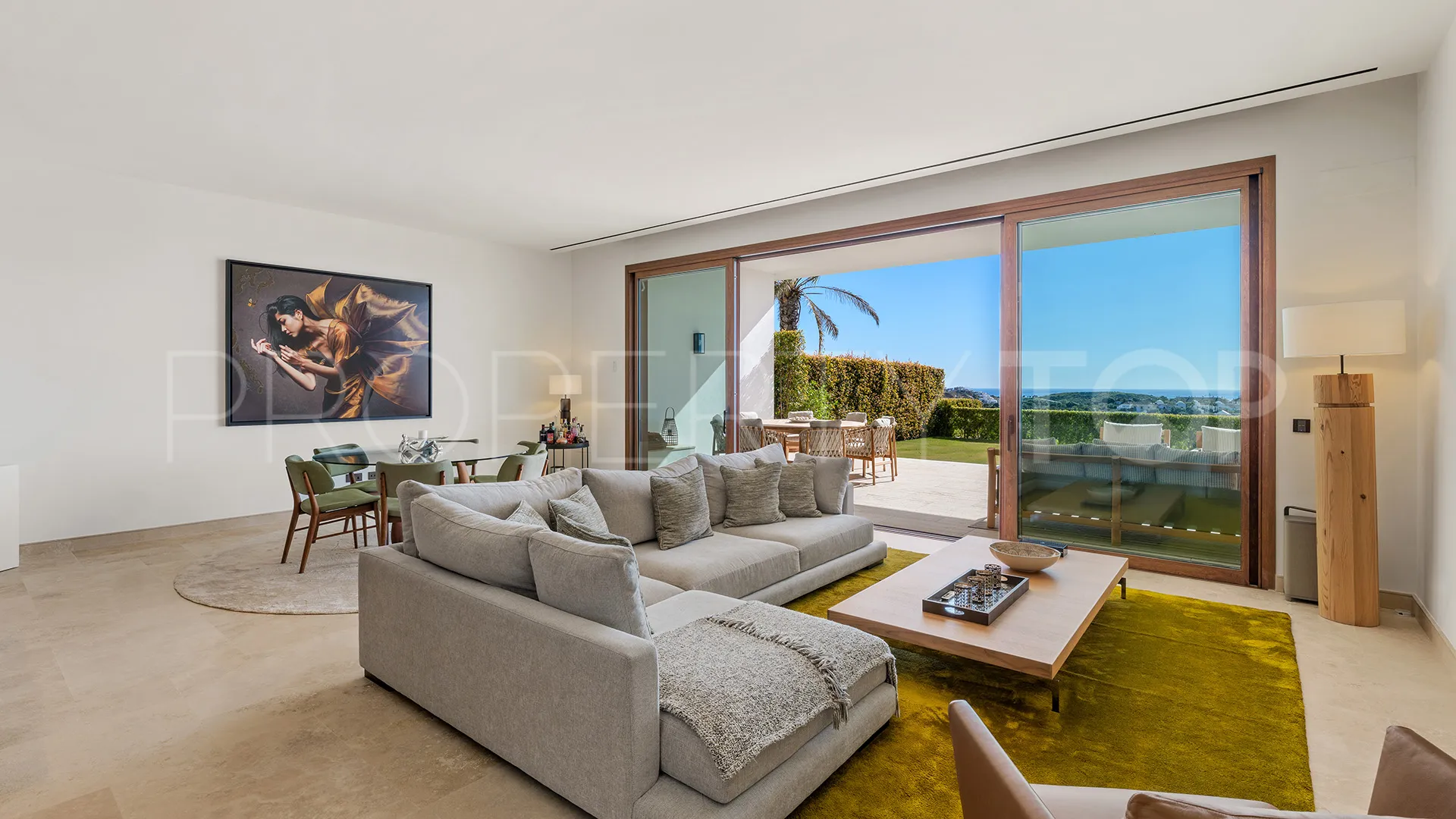 Buy apartment with 3 bedrooms in Finca Cortesin