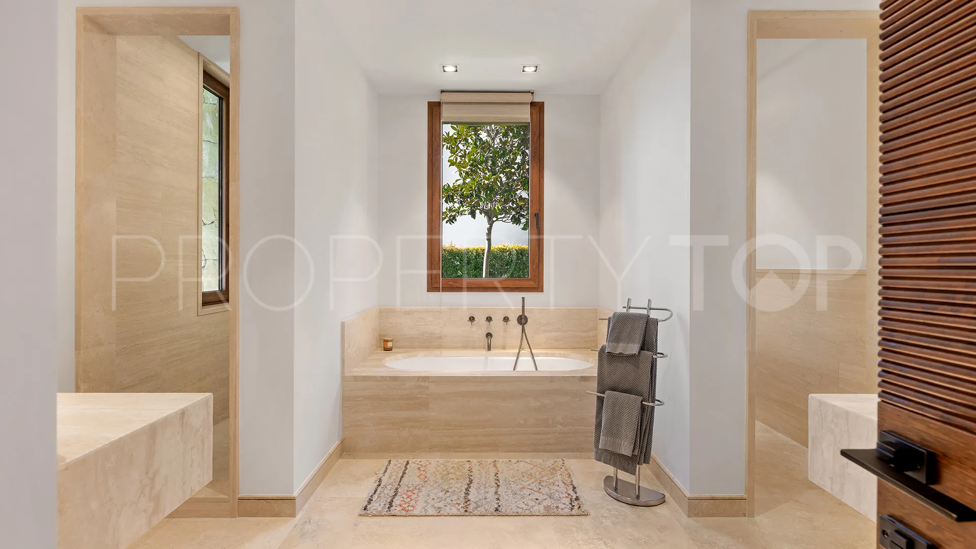 Buy apartment with 3 bedrooms in Finca Cortesin