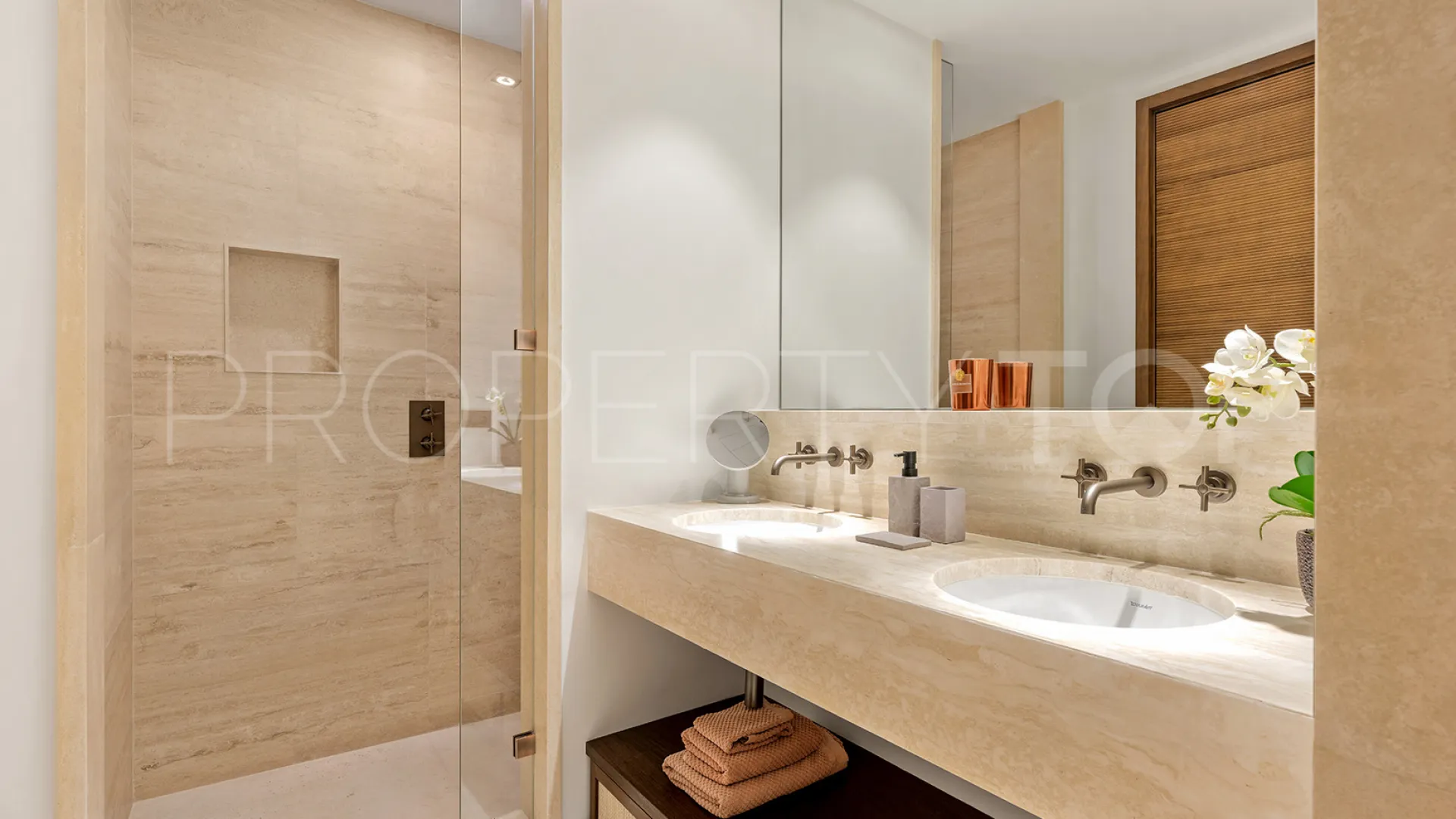 Buy apartment with 3 bedrooms in Finca Cortesin