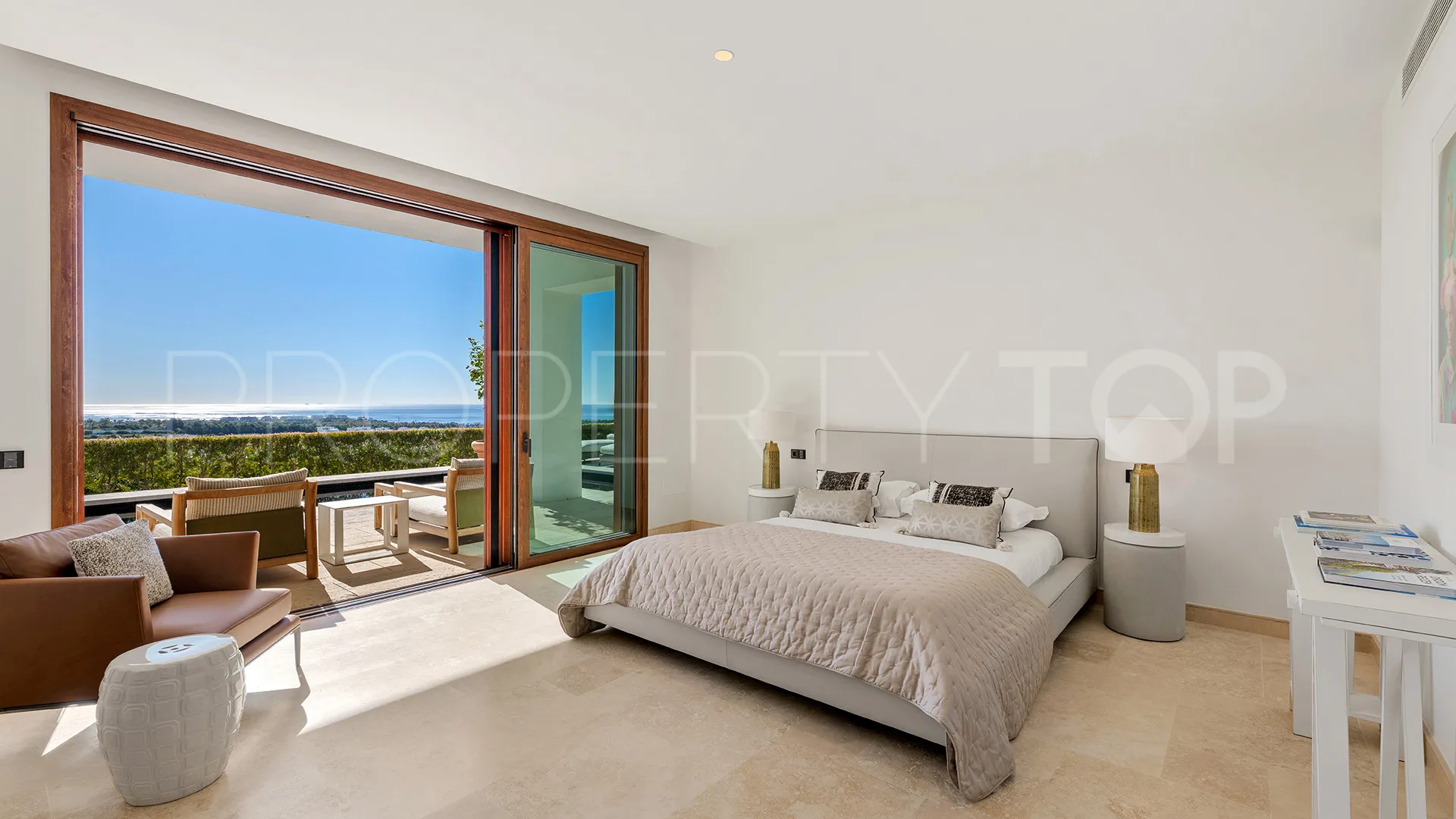Buy apartment with 3 bedrooms in Finca Cortesin