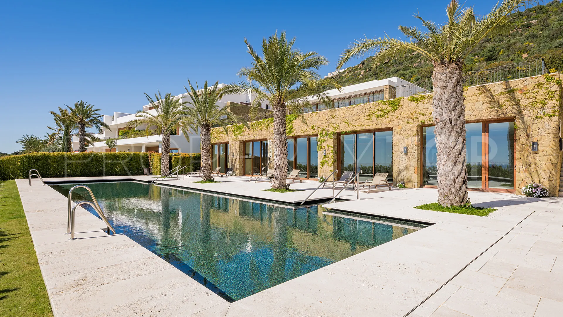 Buy apartment with 3 bedrooms in Finca Cortesin