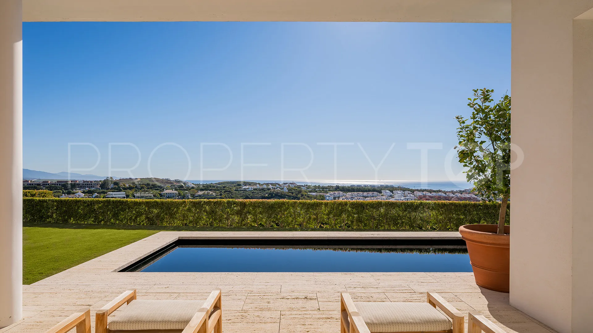 Buy apartment with 3 bedrooms in Finca Cortesin