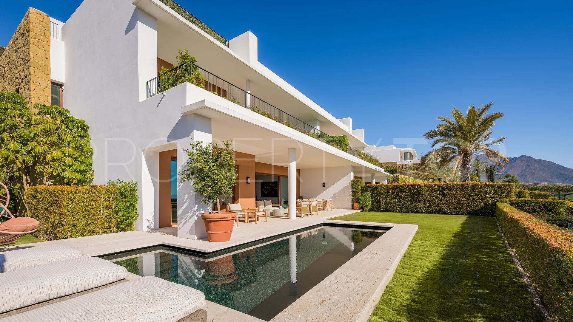 Buy apartment with 3 bedrooms in Finca Cortesin