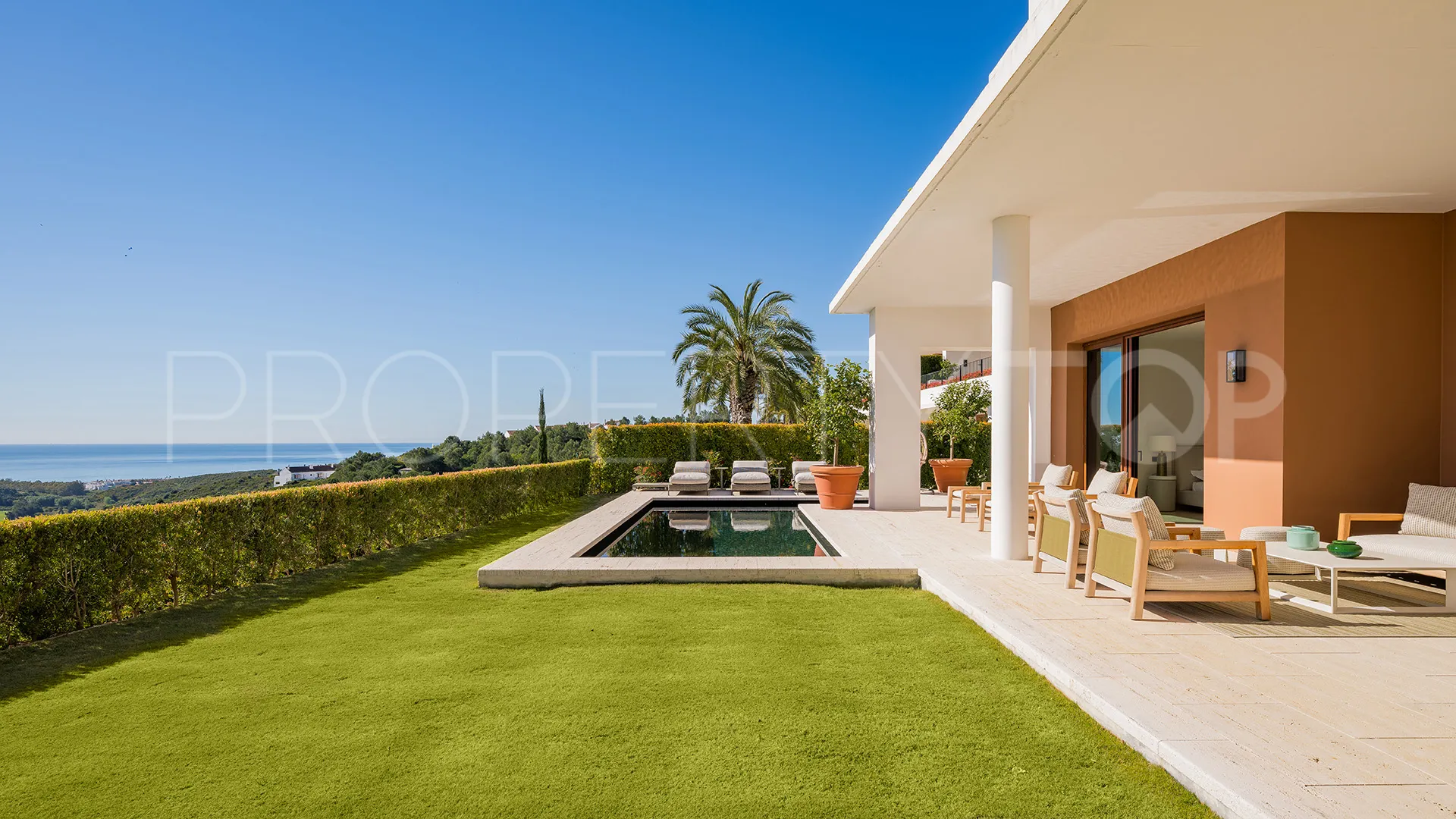 Buy apartment with 3 bedrooms in Finca Cortesin