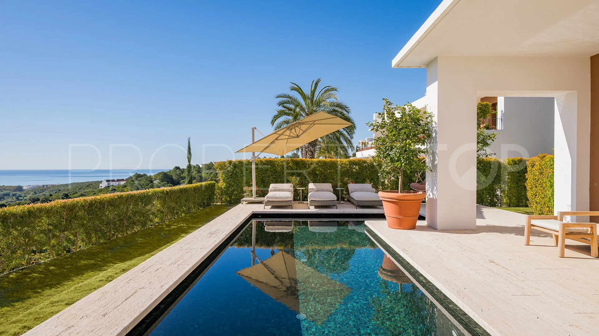 Buy apartment with 3 bedrooms in Finca Cortesin